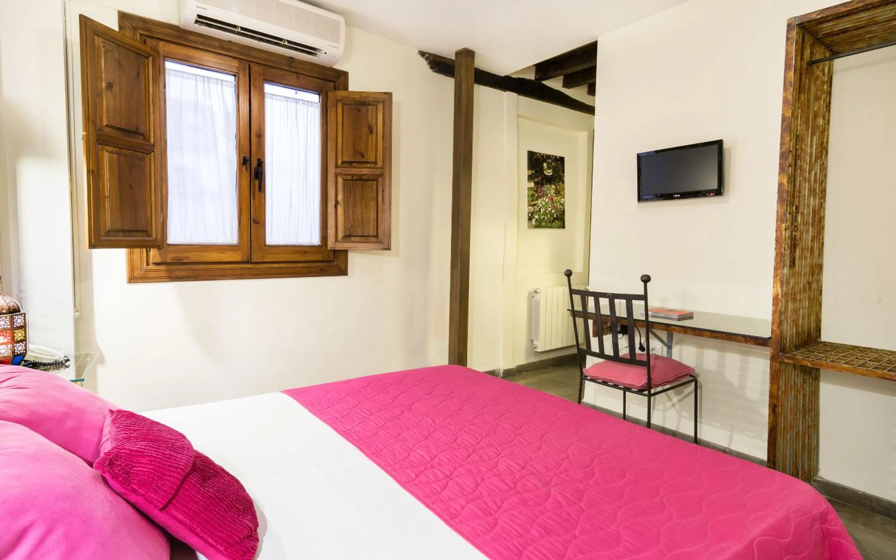 Photo of the whole room, Bed in Casa de Federico Boutique