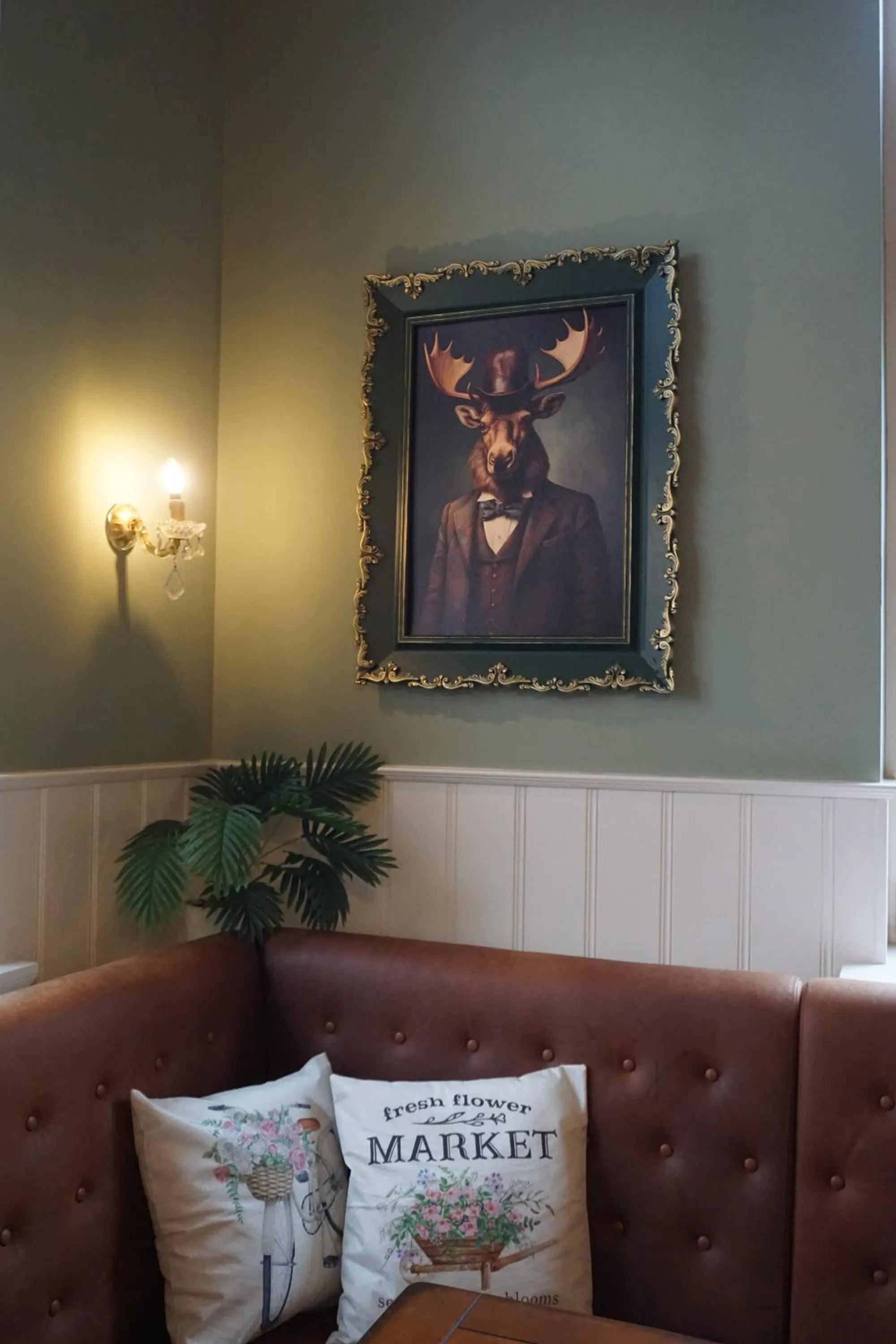 Communal lounge/ TV room in Hotel Groote Engel