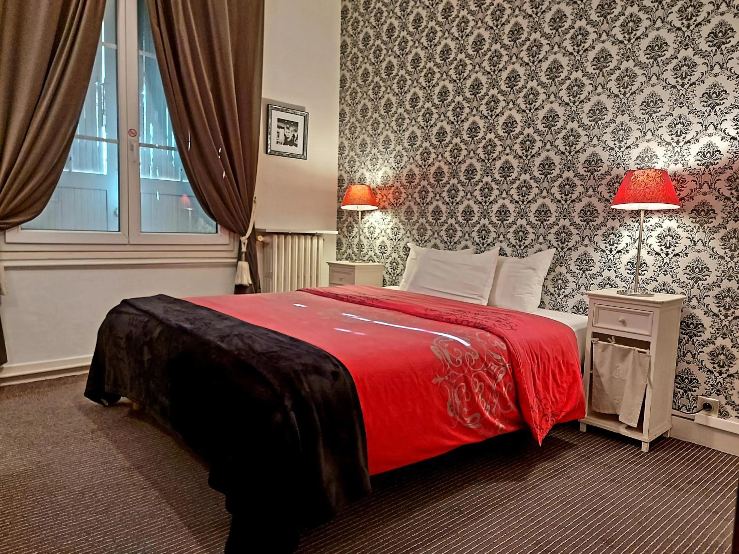 Photo of the whole room, Bed in Hotel Mondial