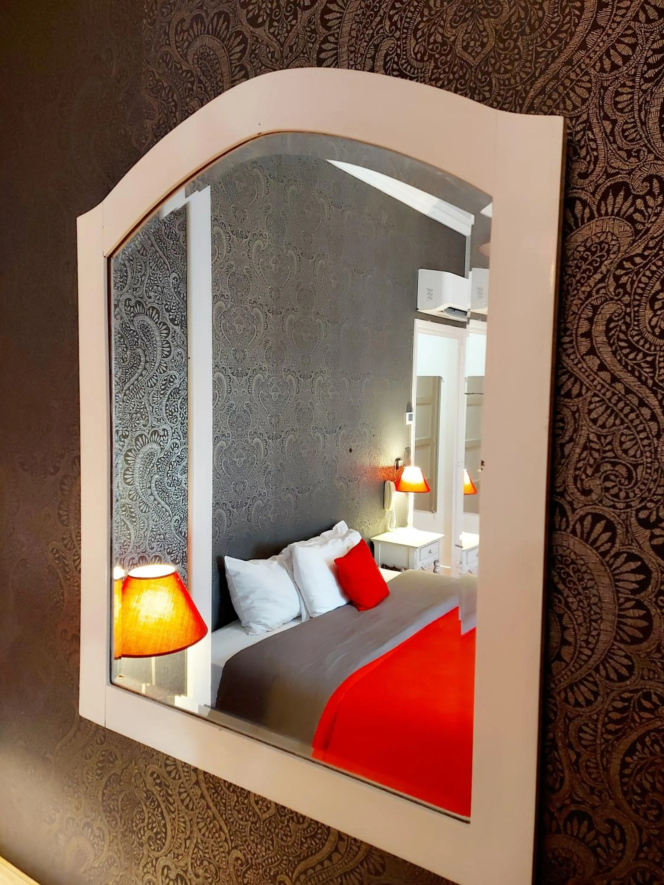 Decorative detail, Bed in Hotel Mondial