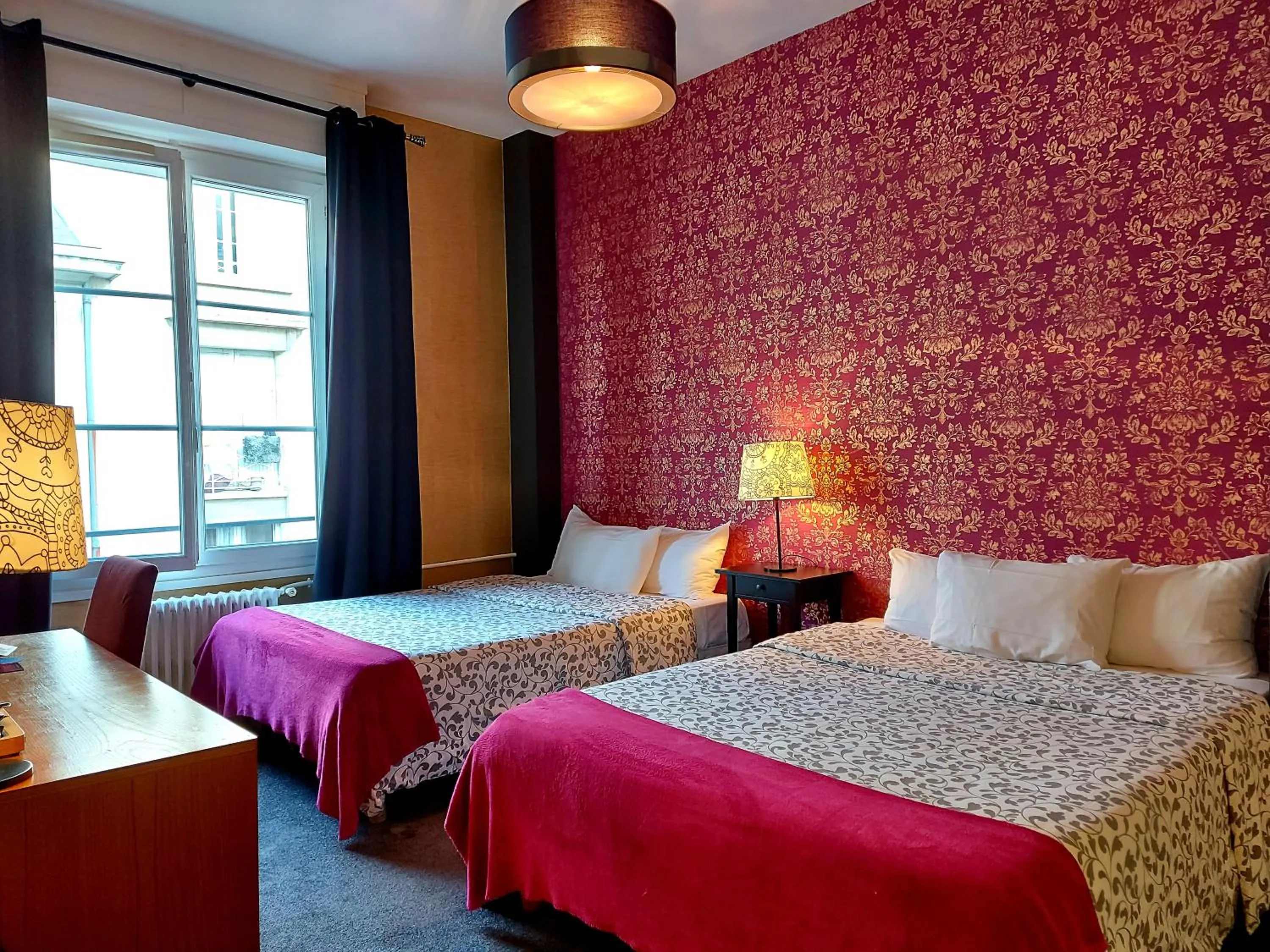 Photo of the whole room, Bed in Hotel Mondial