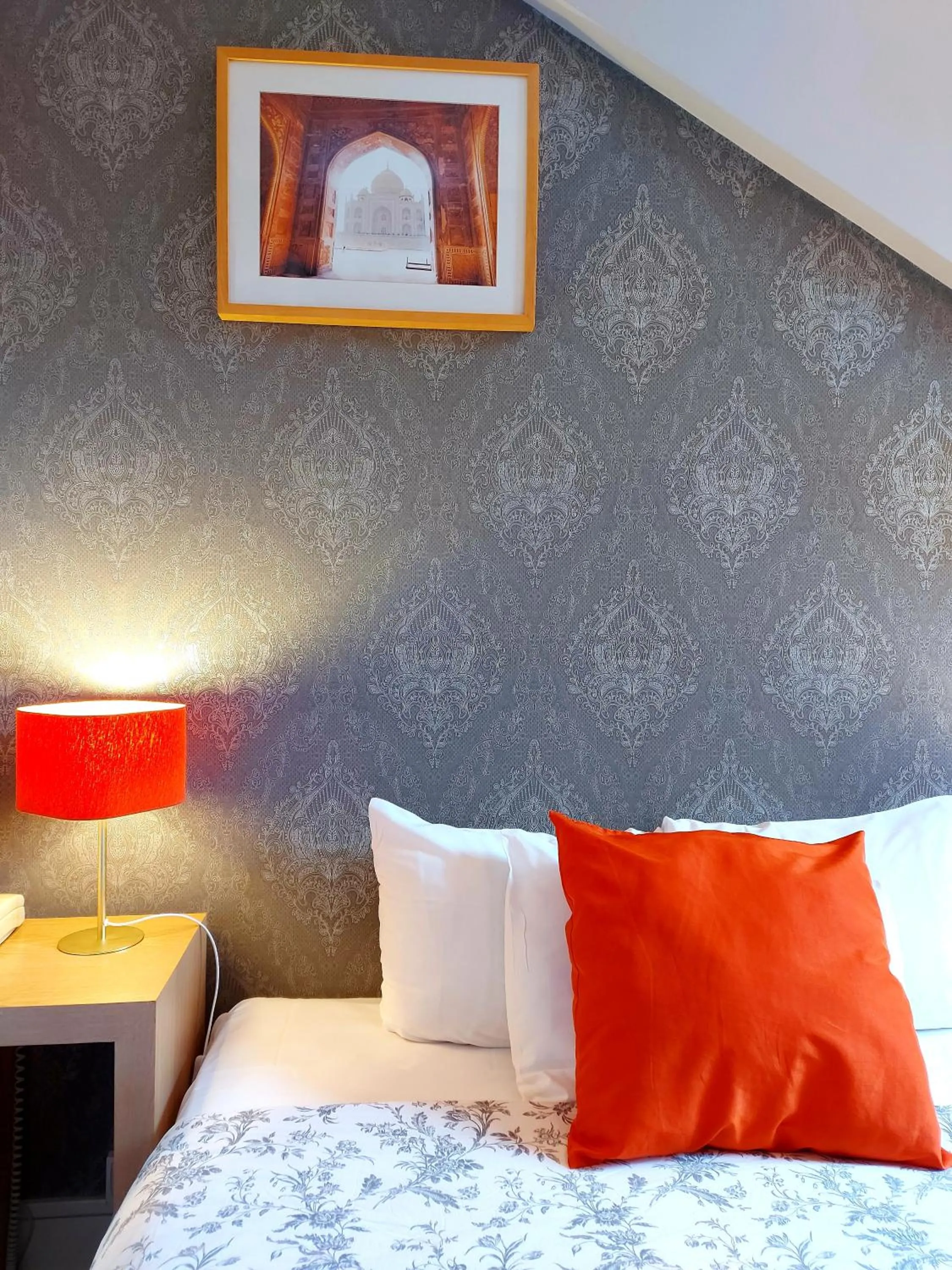 Decorative detail, Bed in Hotel Mondial