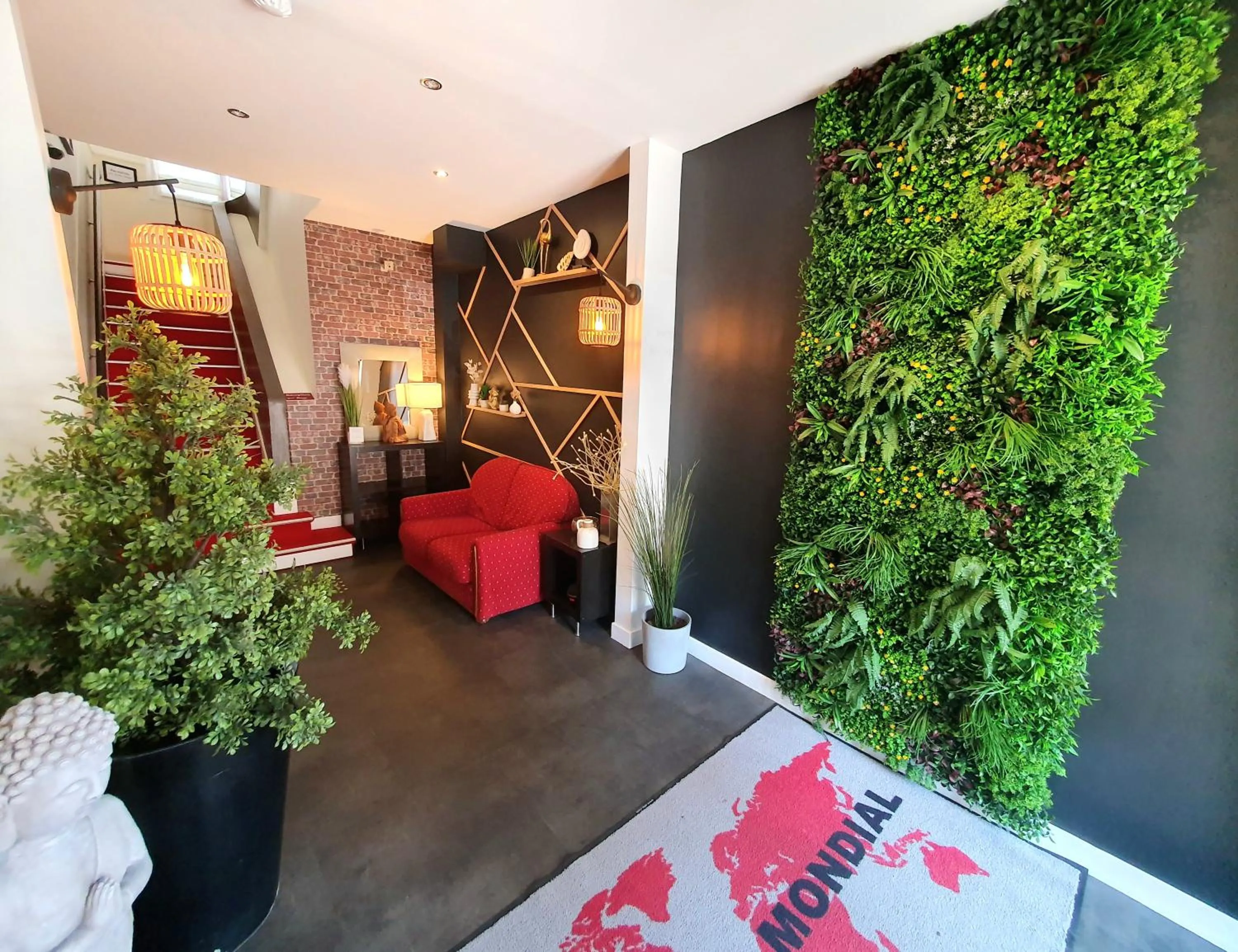 Facade/entrance in Hotel Mondial