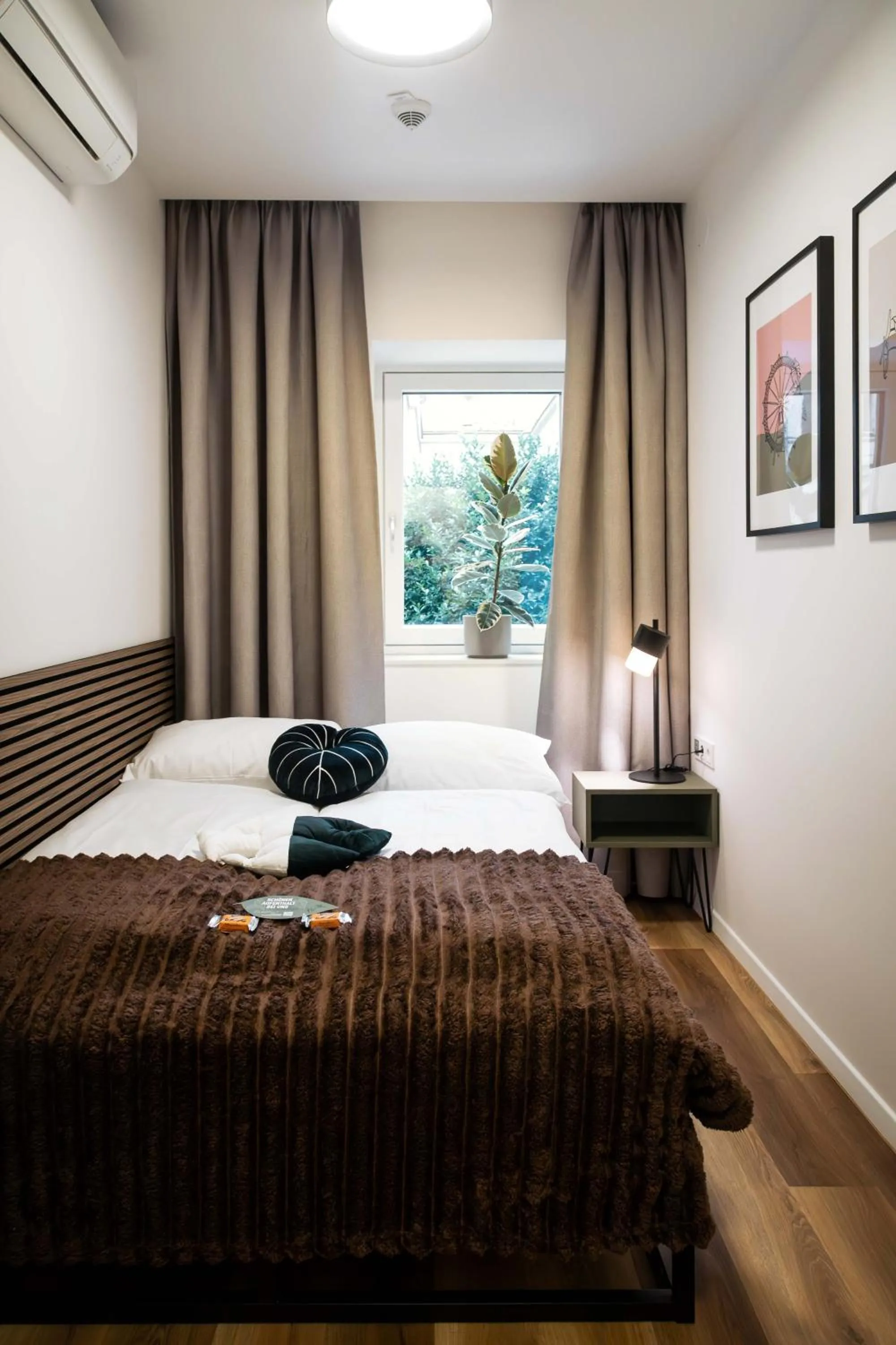 Bedroom, Bed in Urban Jungle Apartments