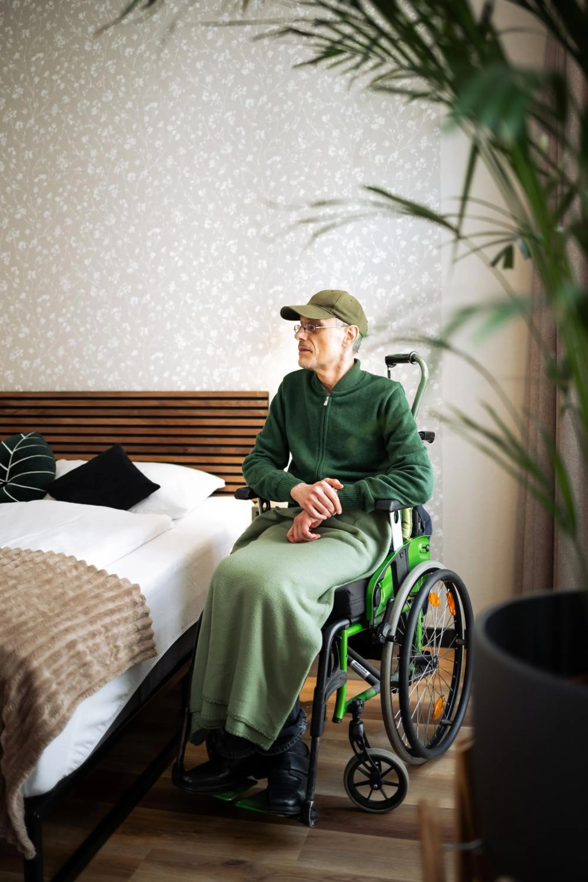 Bed in Urban Jungle Apartments