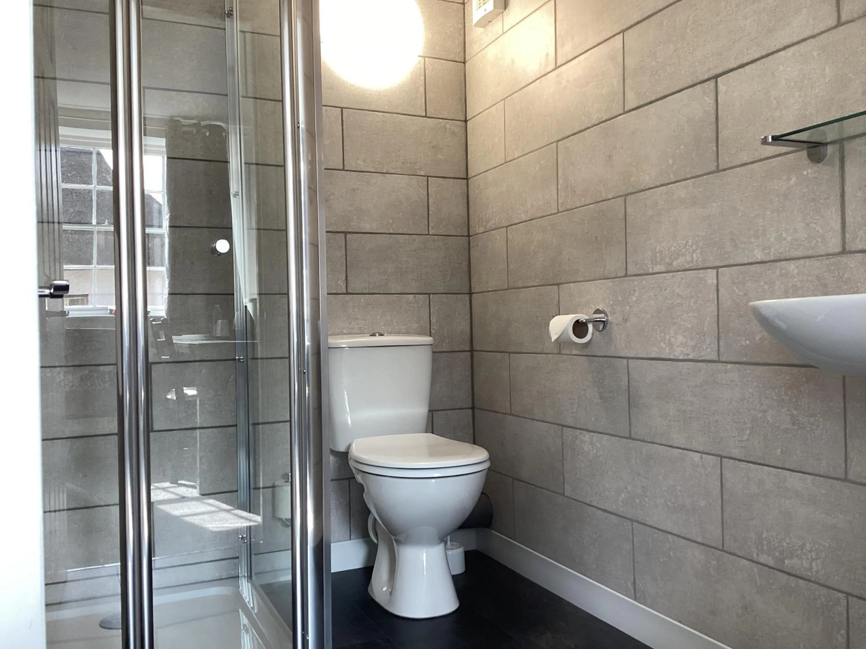 Bathroom in The Silverton Inn