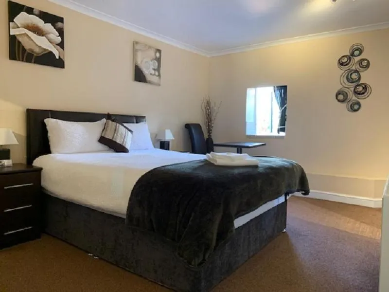 Bed in The Silverton Inn