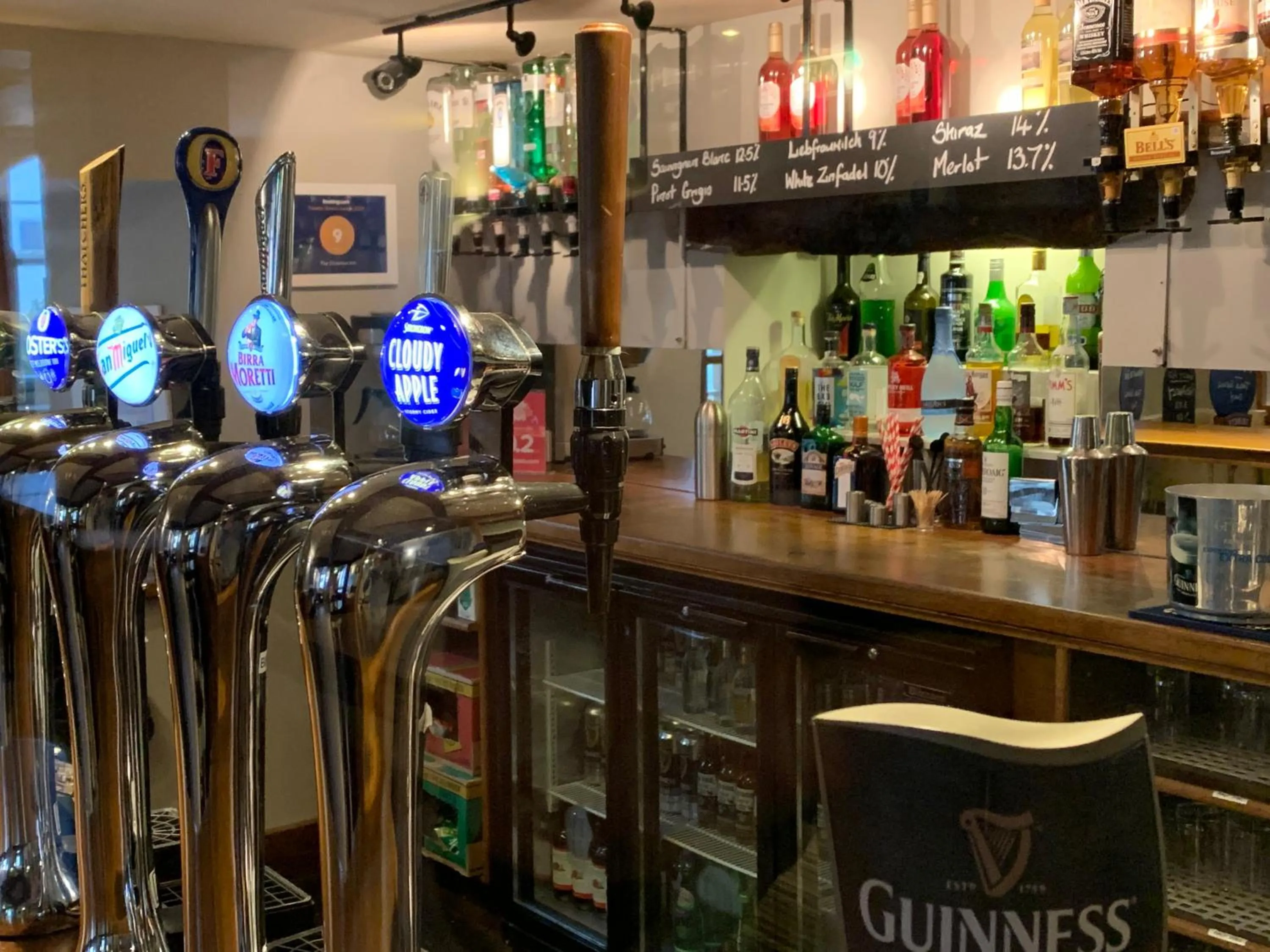 Restaurant/places to eat in The Silverton Inn