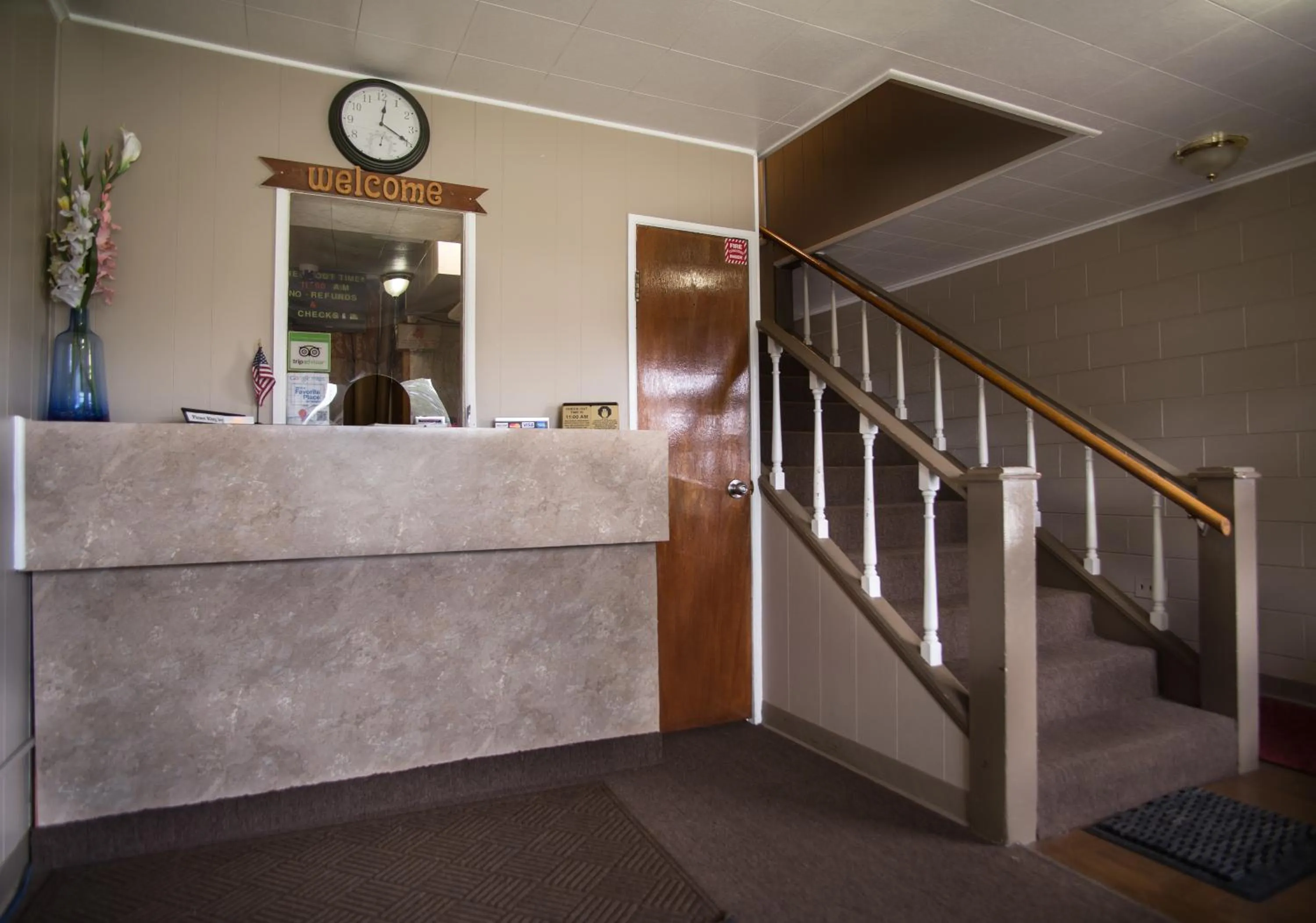 Lobby or reception in Rosemount Motel
