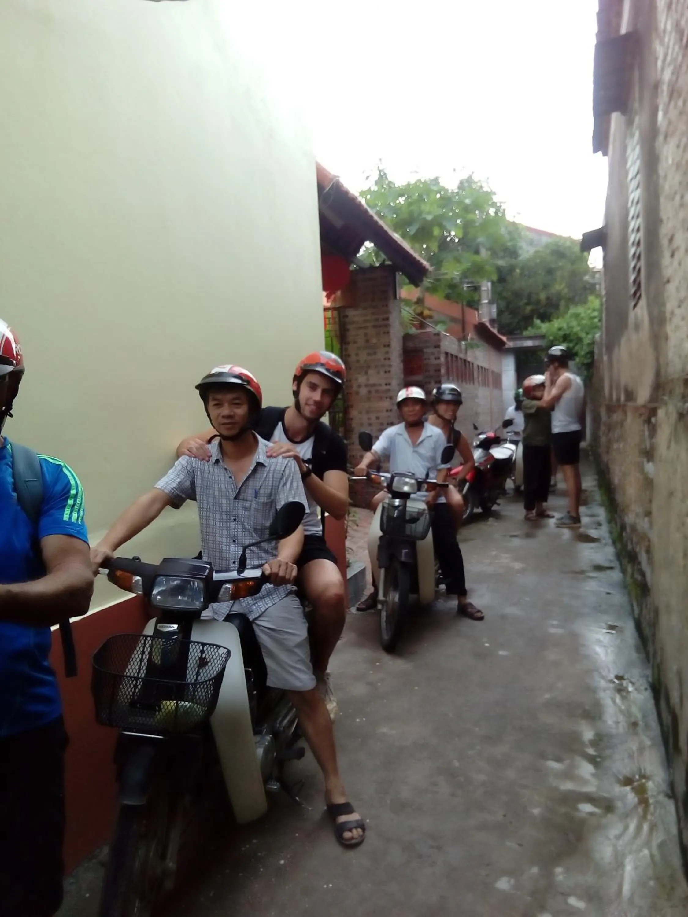 People in Tam Coc Smile Homestay