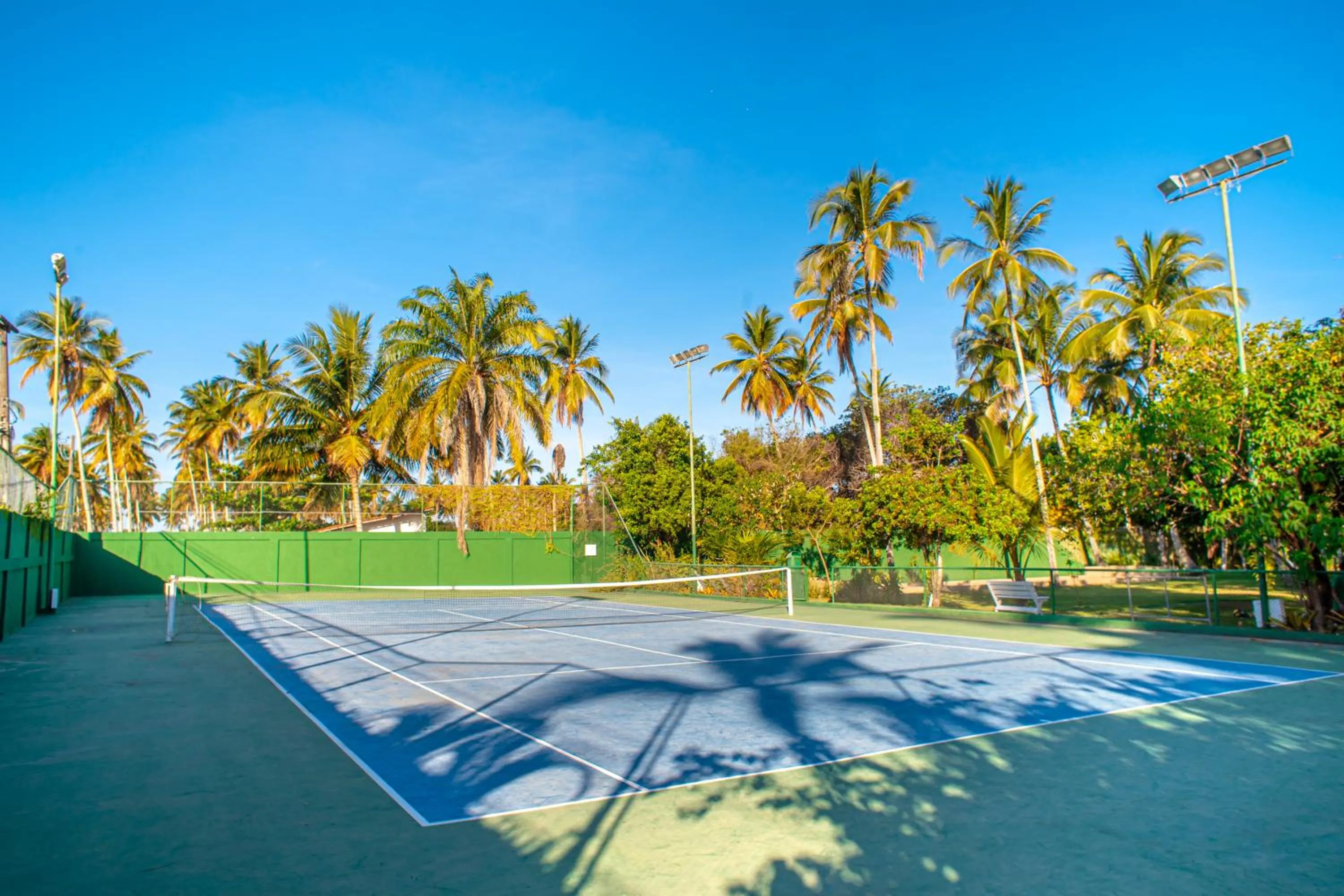Tennis court in Portobello Praia