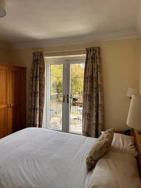 Bed in Springfield Country Hotel, Leisure Club & Spa