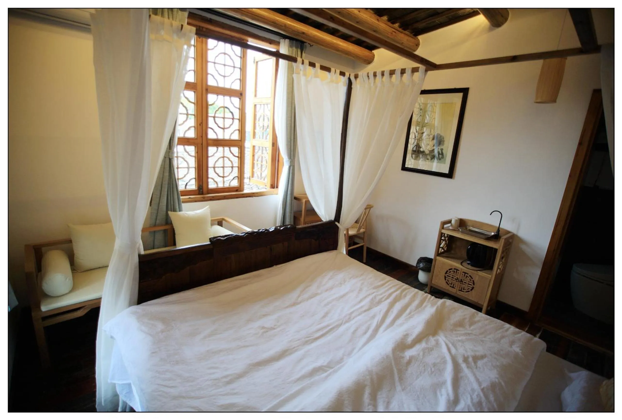 Decorative detail, Bed in Tongli Begonia Flowers Guesthouse