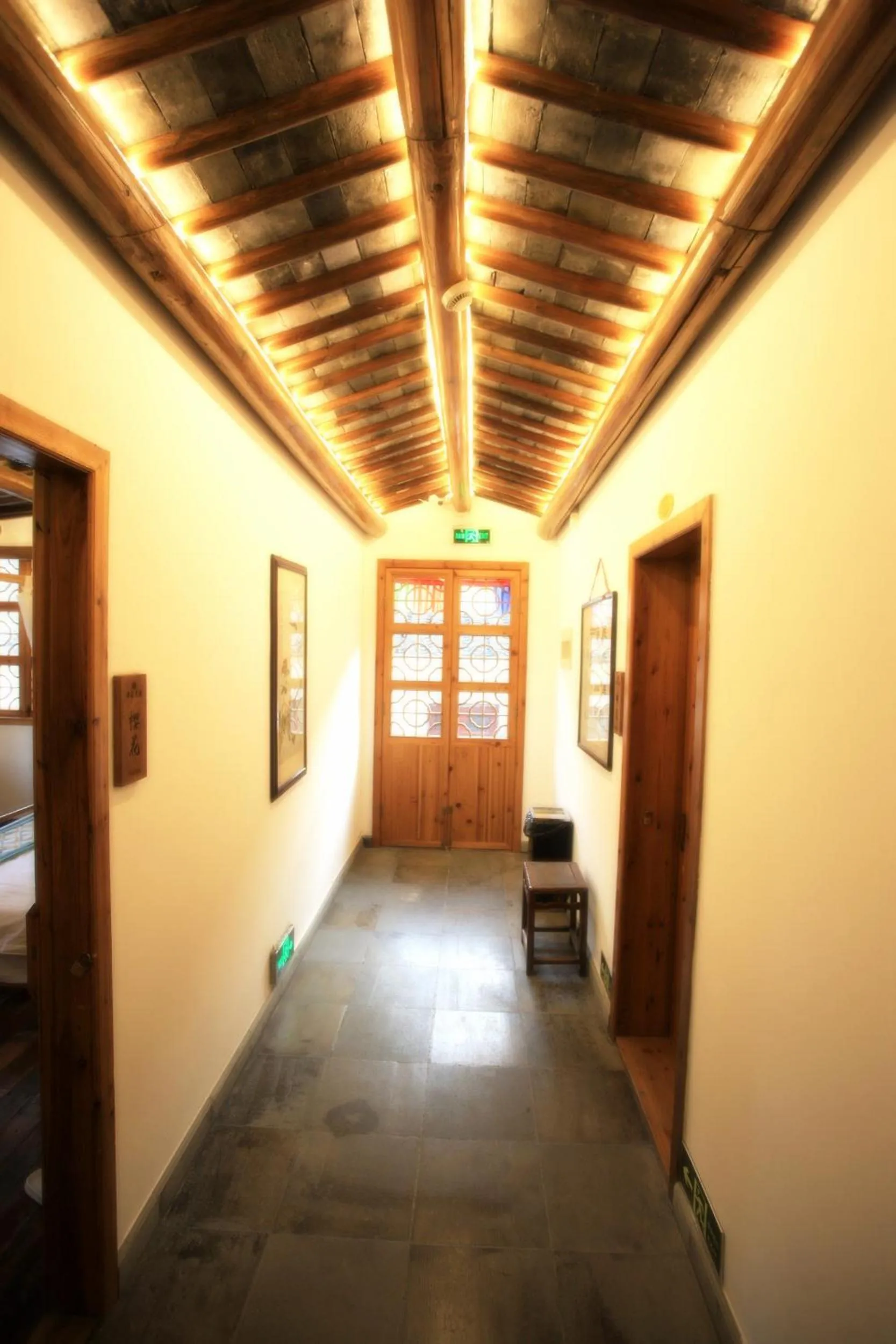 Property building in Tongli Begonia Flowers Guesthouse