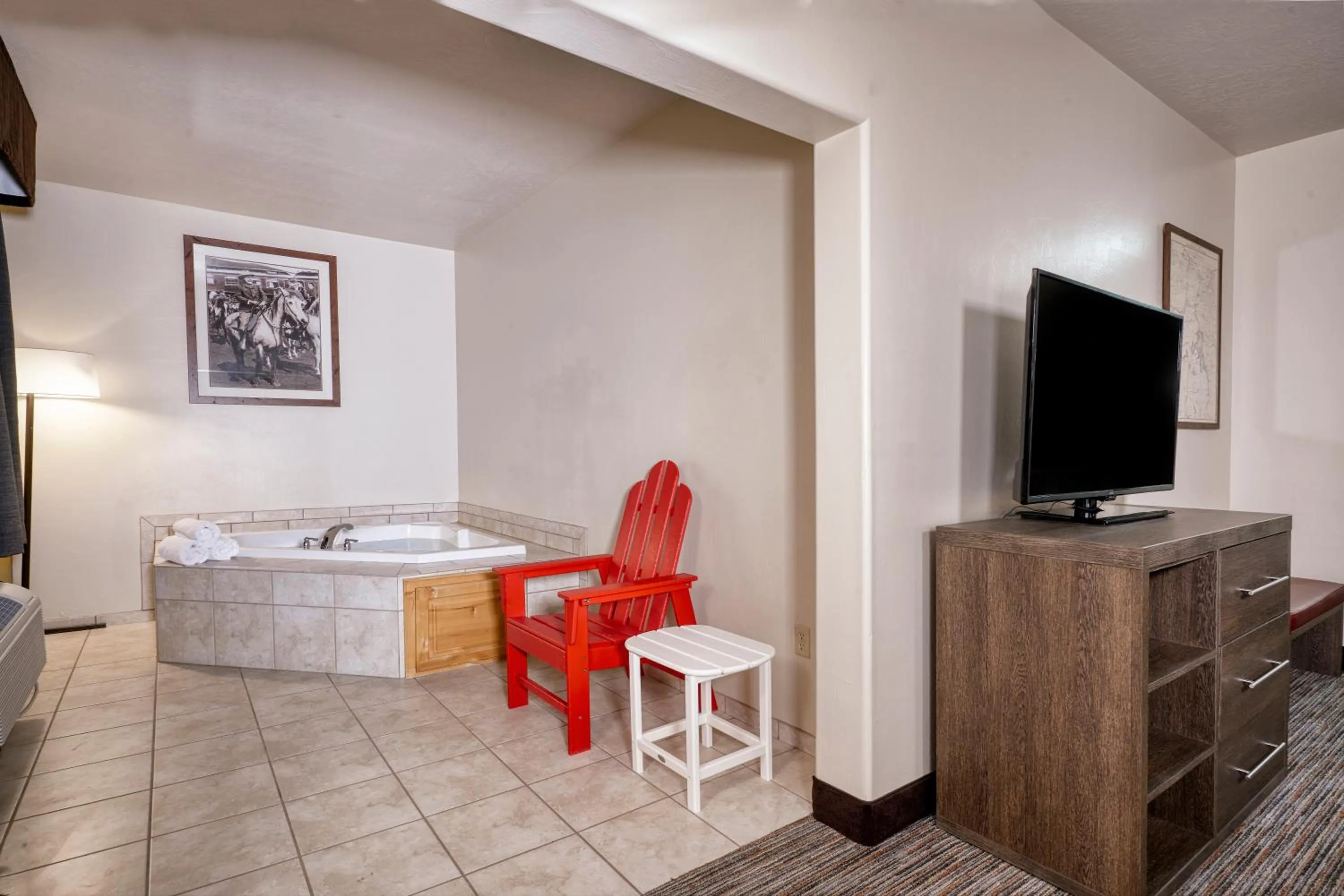 Hot Tub, Bed in Yellowstone Park Hotel