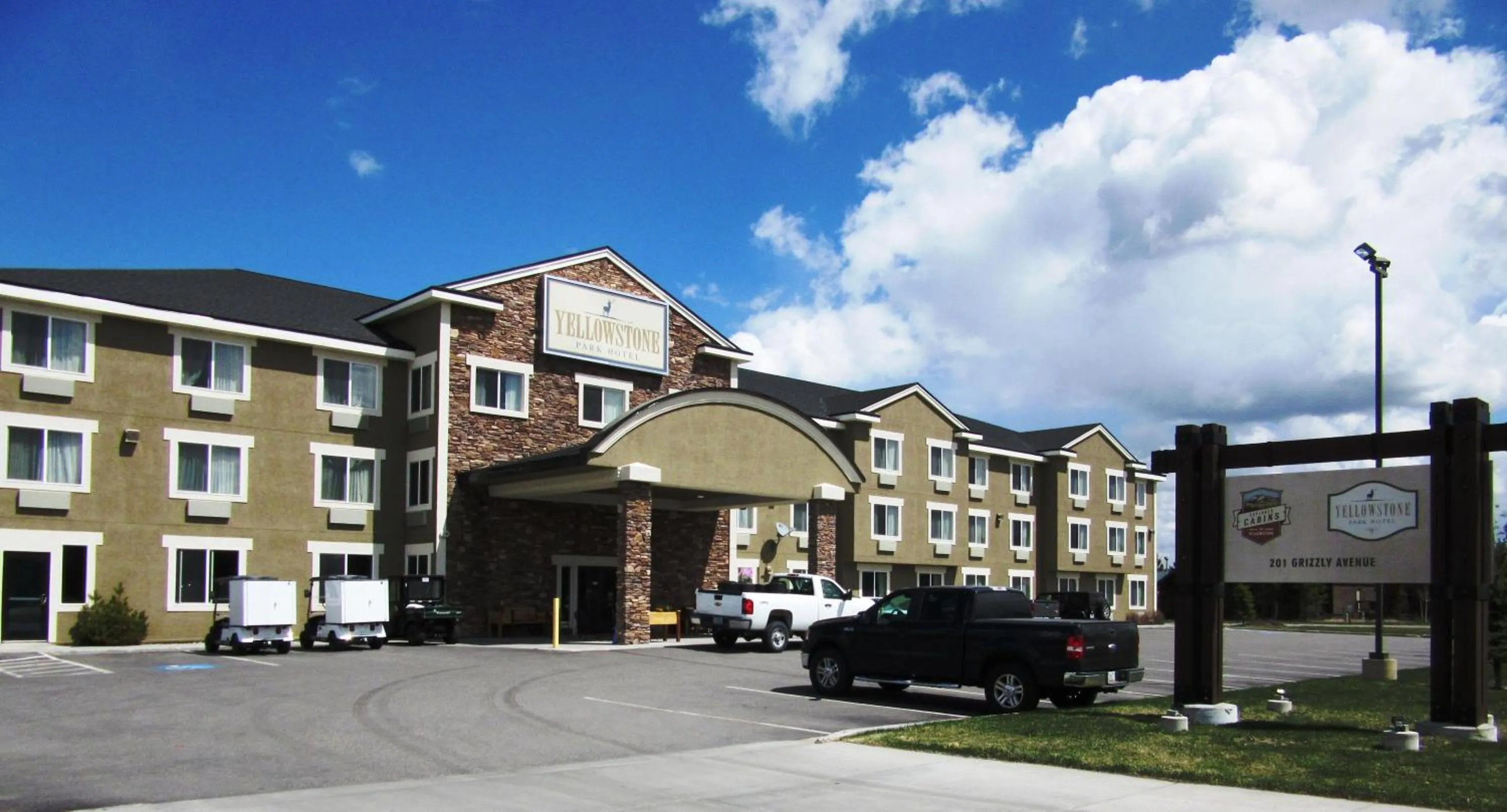 Property building in Yellowstone Park Hotel