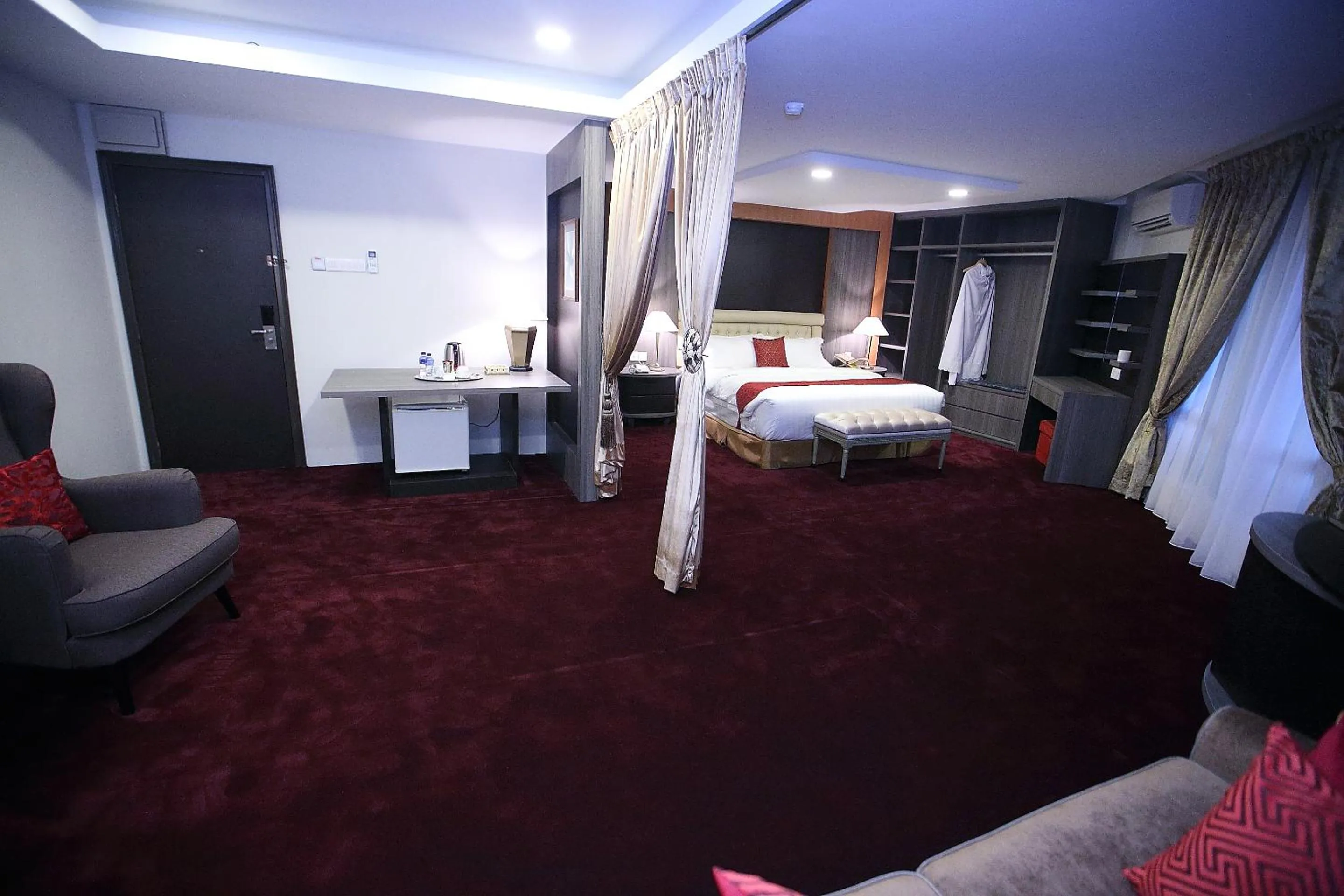 Coffee/tea facilities, Bed in Al Khatiri Hotel