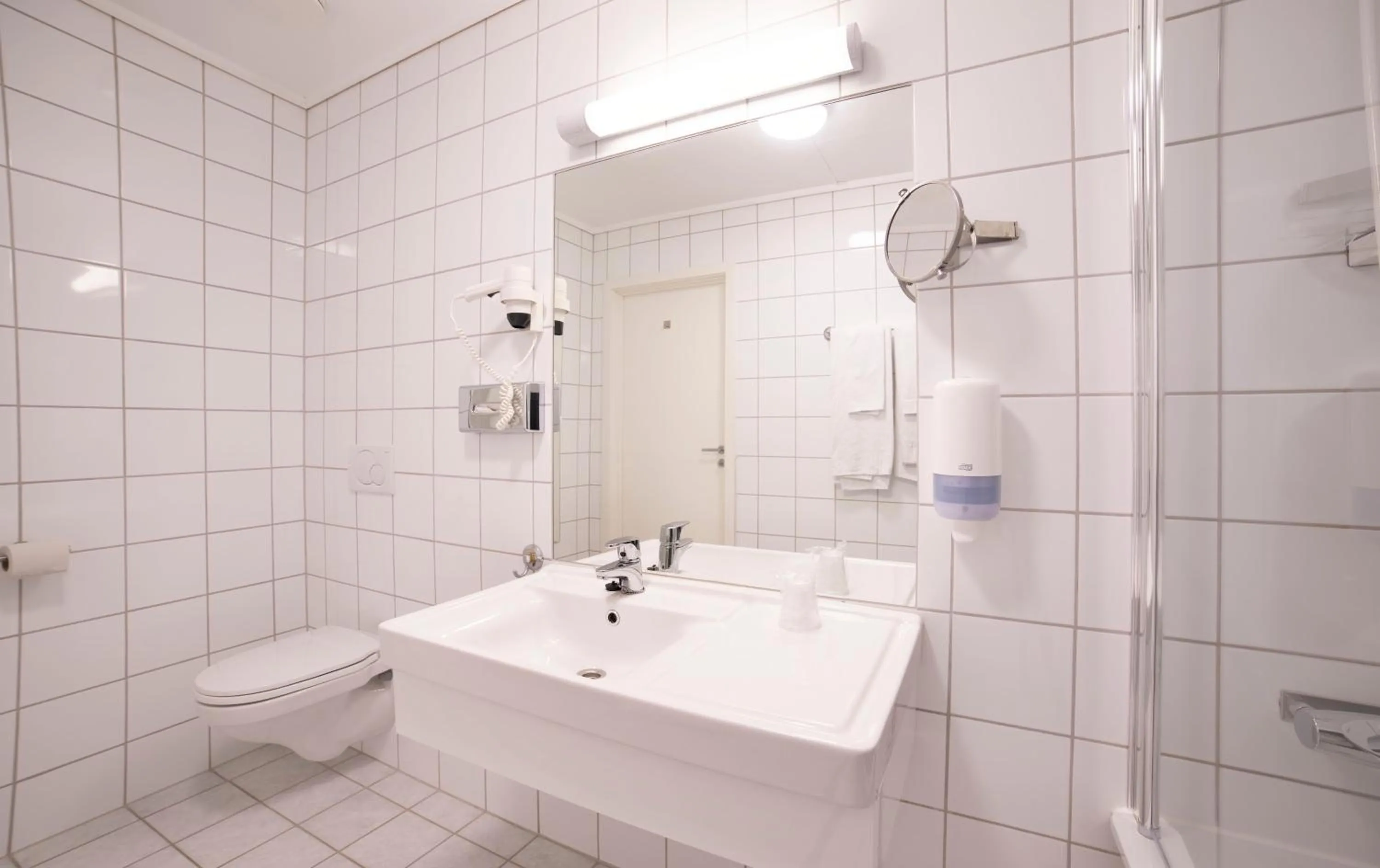 Bathroom in Best Western Tingvold Park Hotel
