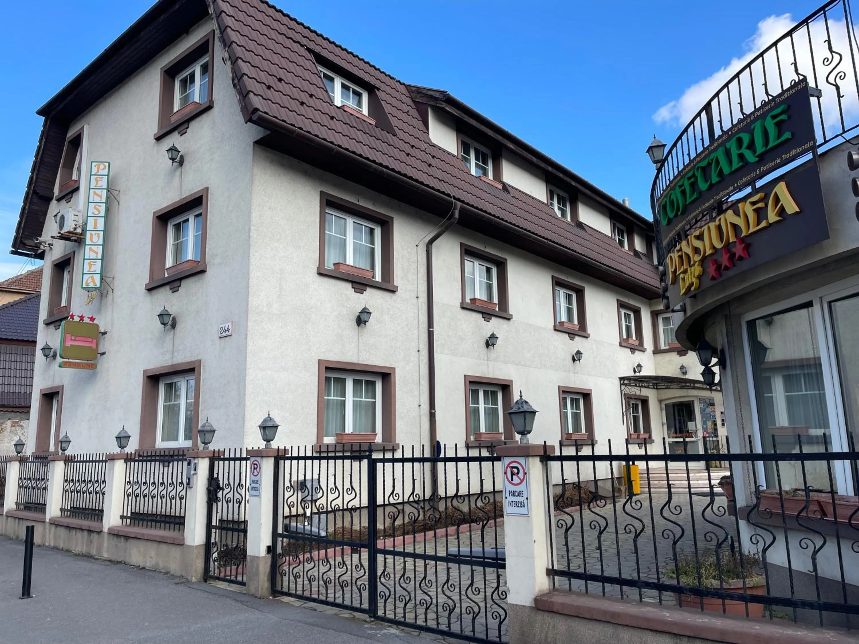 Property building in Pensiunea Luiza