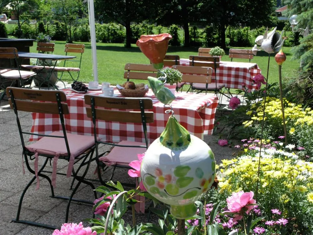 Restaurant/places to eat in Hotel Bachmair Alpina