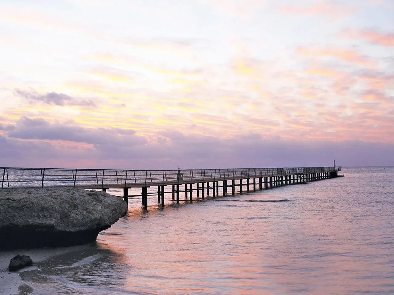Beach in Pickalbatros The Palace Port Ghalib