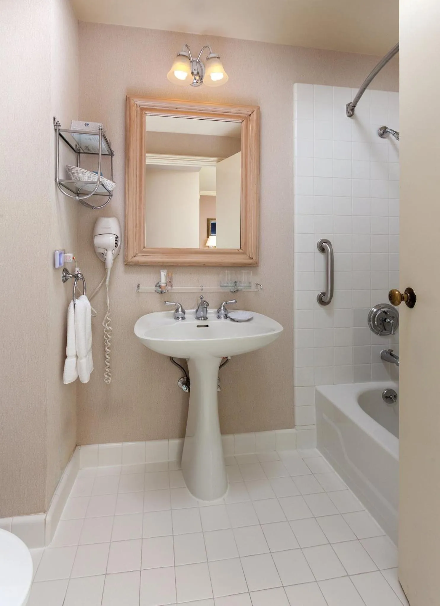 Bedroom in Inn at the Opera