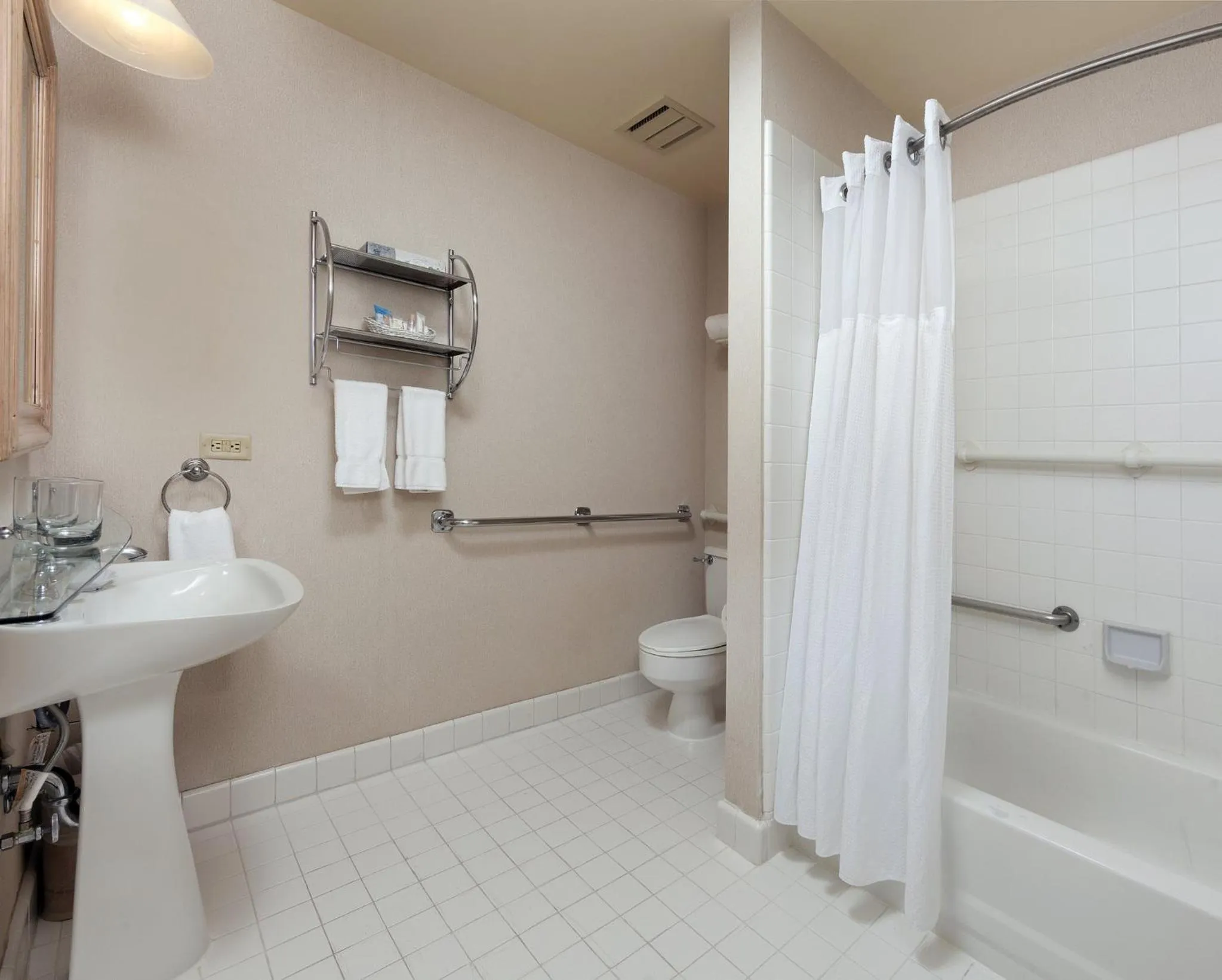 Bedroom in Inn at the Opera