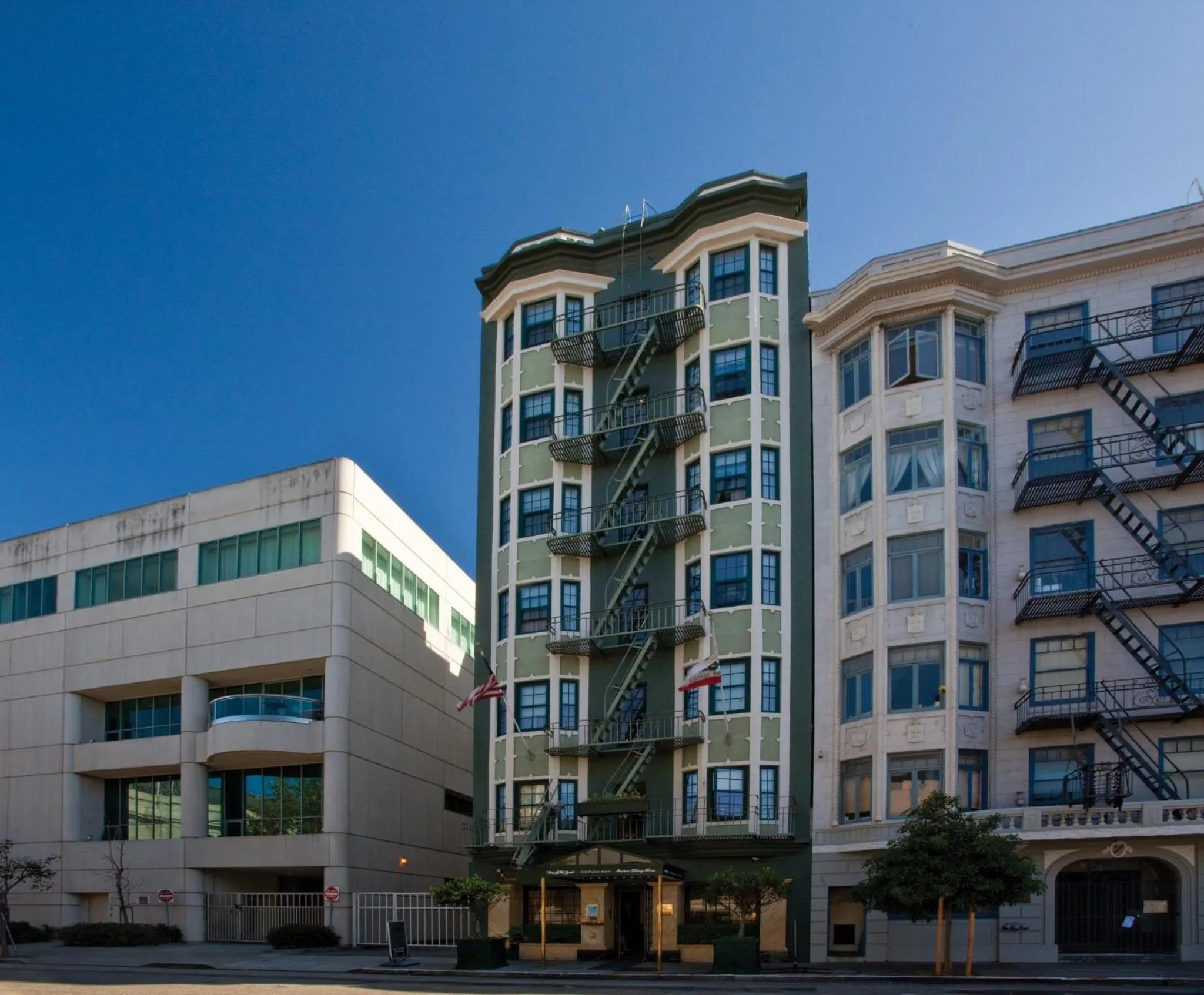 Facade/entrance in Inn at the Opera