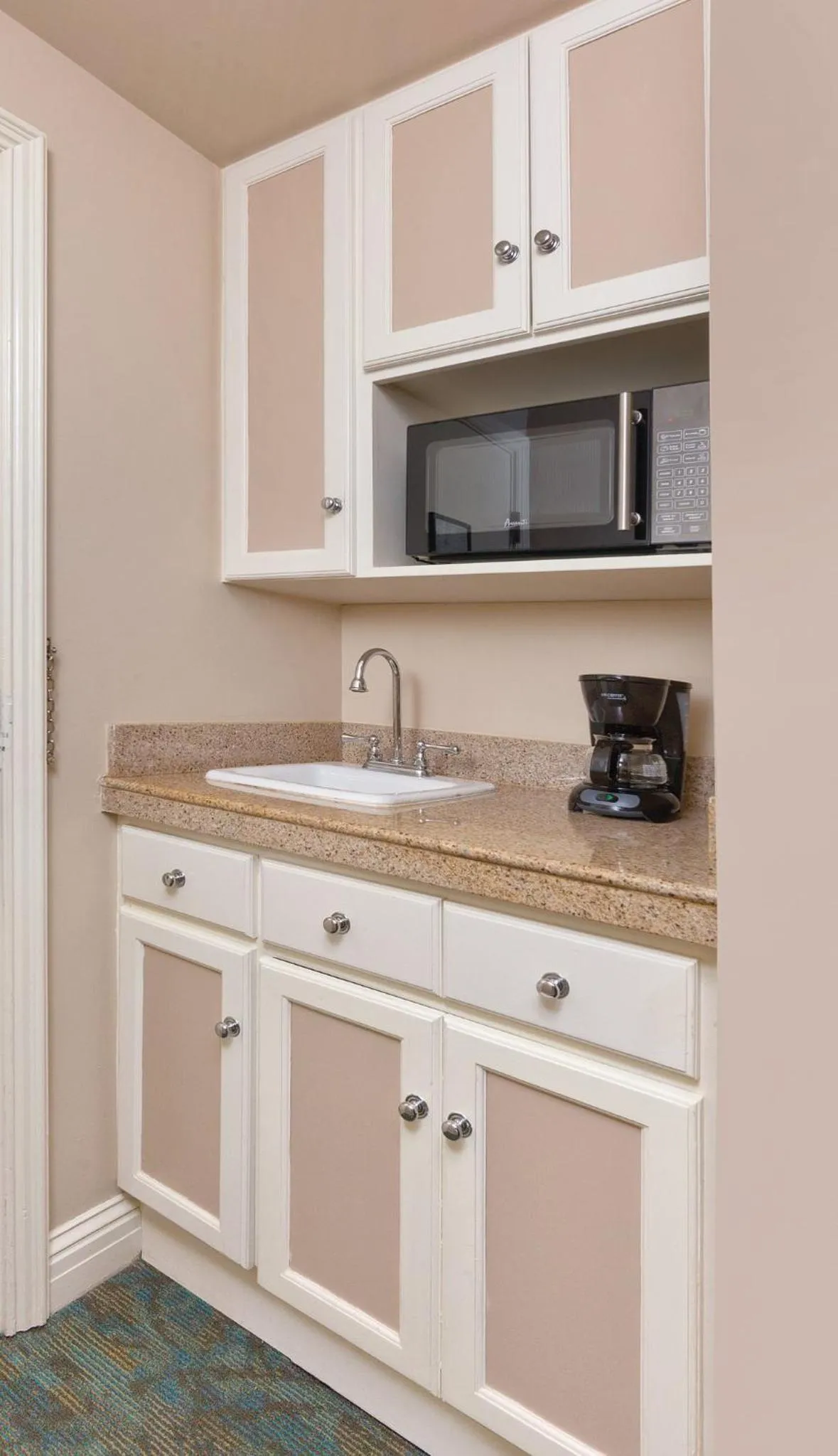 Bedroom in Inn at the Opera