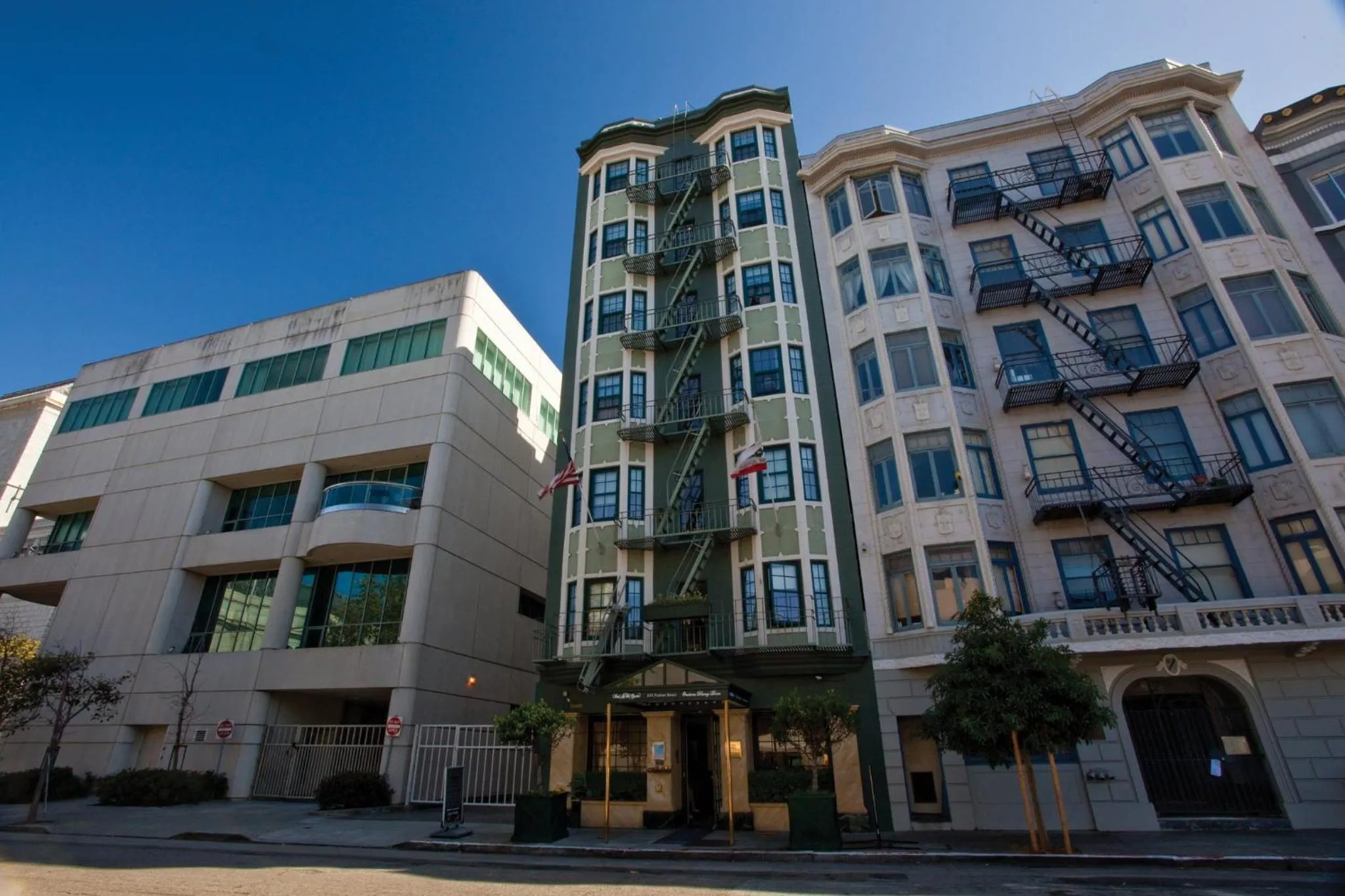Facade/entrance in Inn at the Opera