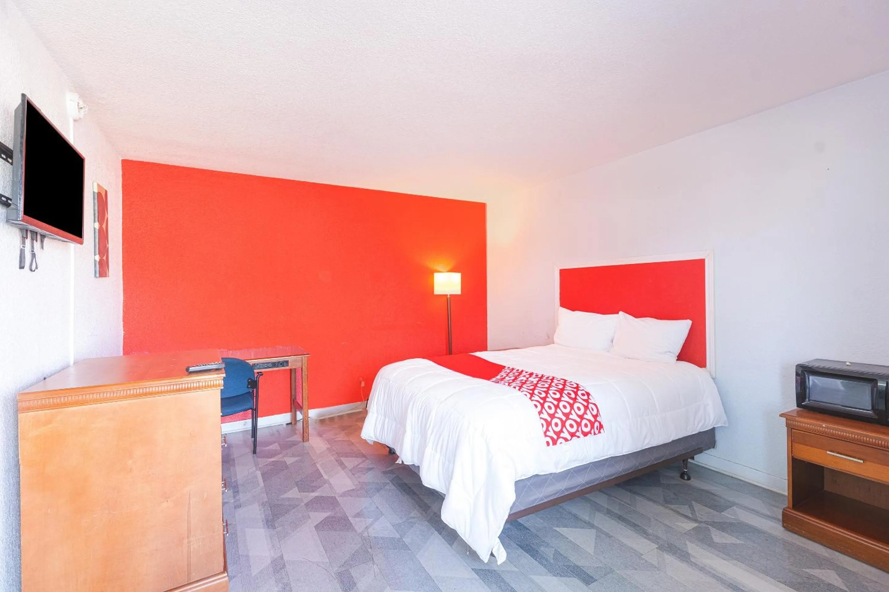 Bedroom in OYO Hotel Houston, TX near Medical Center NRG Stadium