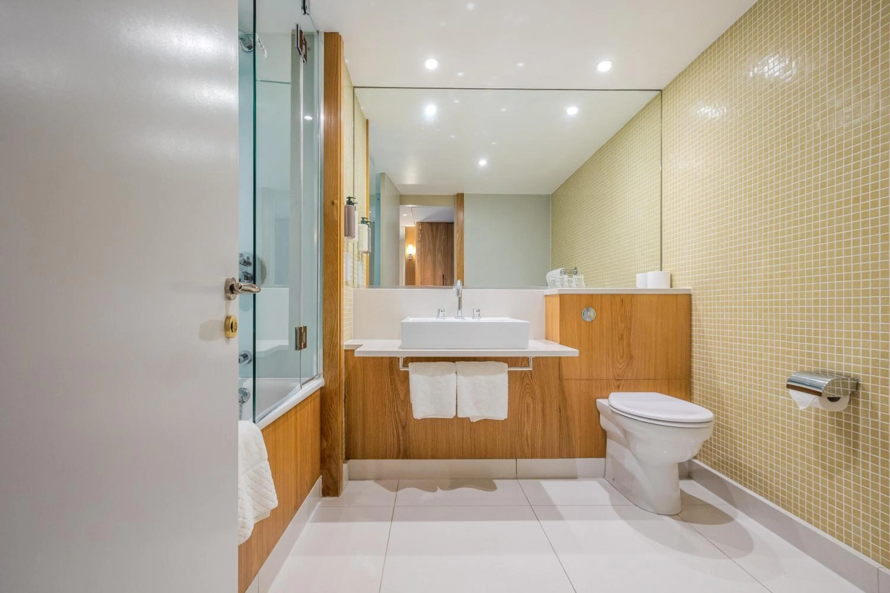 Bathroom in Reserve, by Warner Hotels - The Runnymede on Thames
