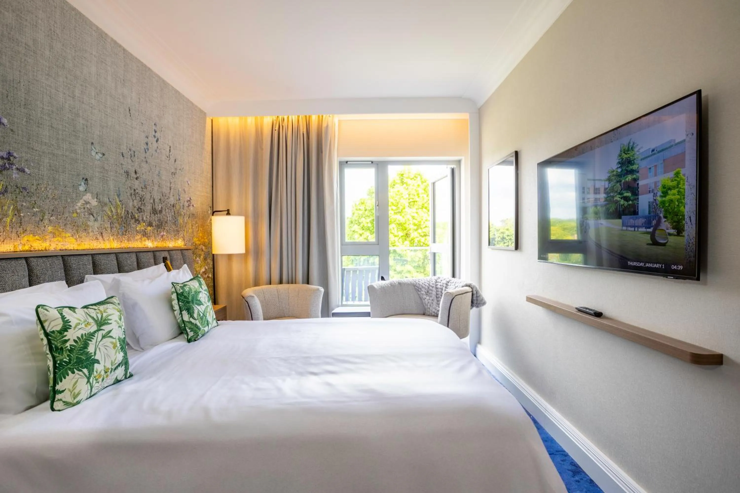 Bedroom, Bed in Reserve, by Warner Hotels - The Runnymede on Thames