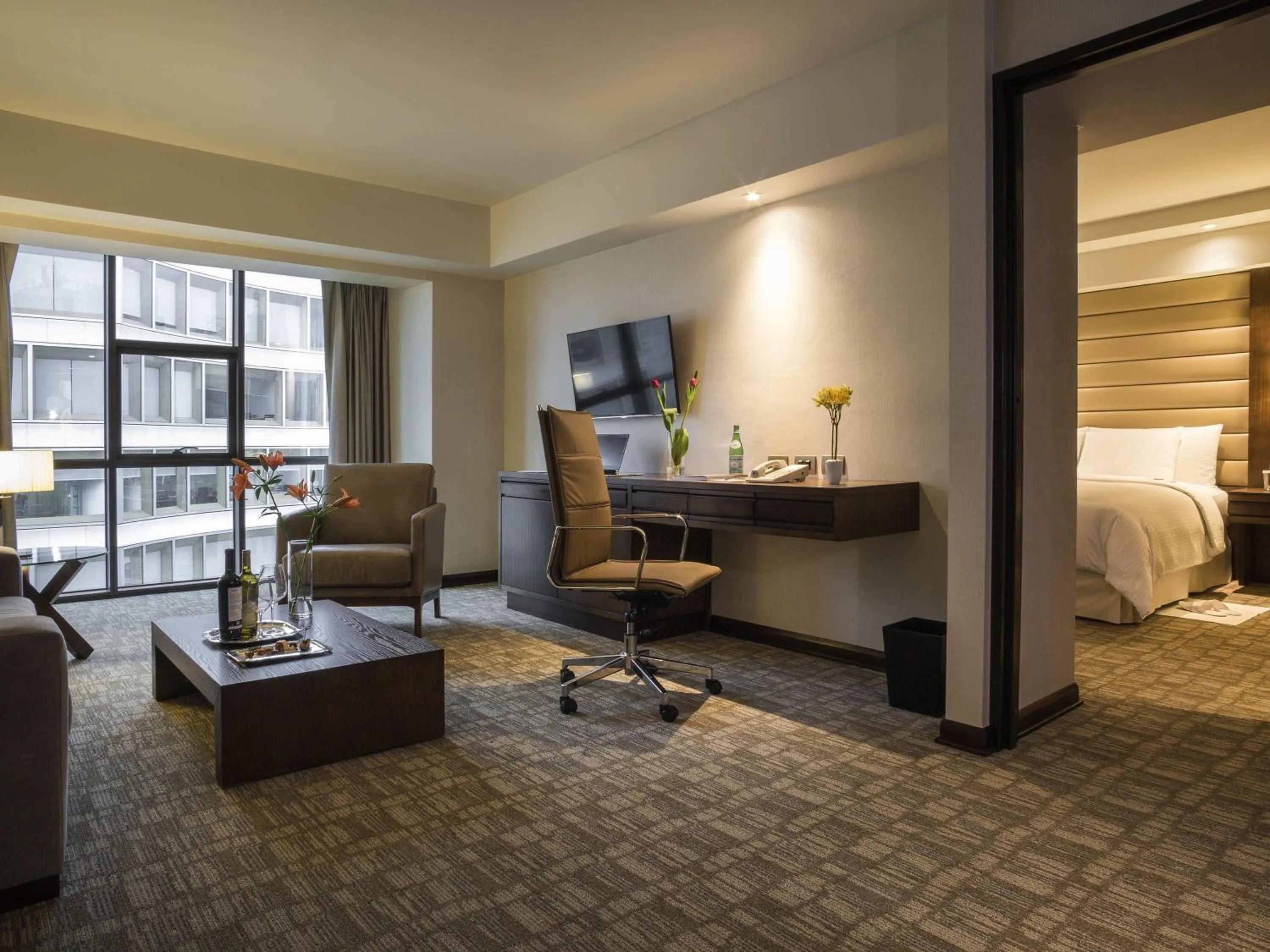 Bedroom, Bed in Swissotel Lima