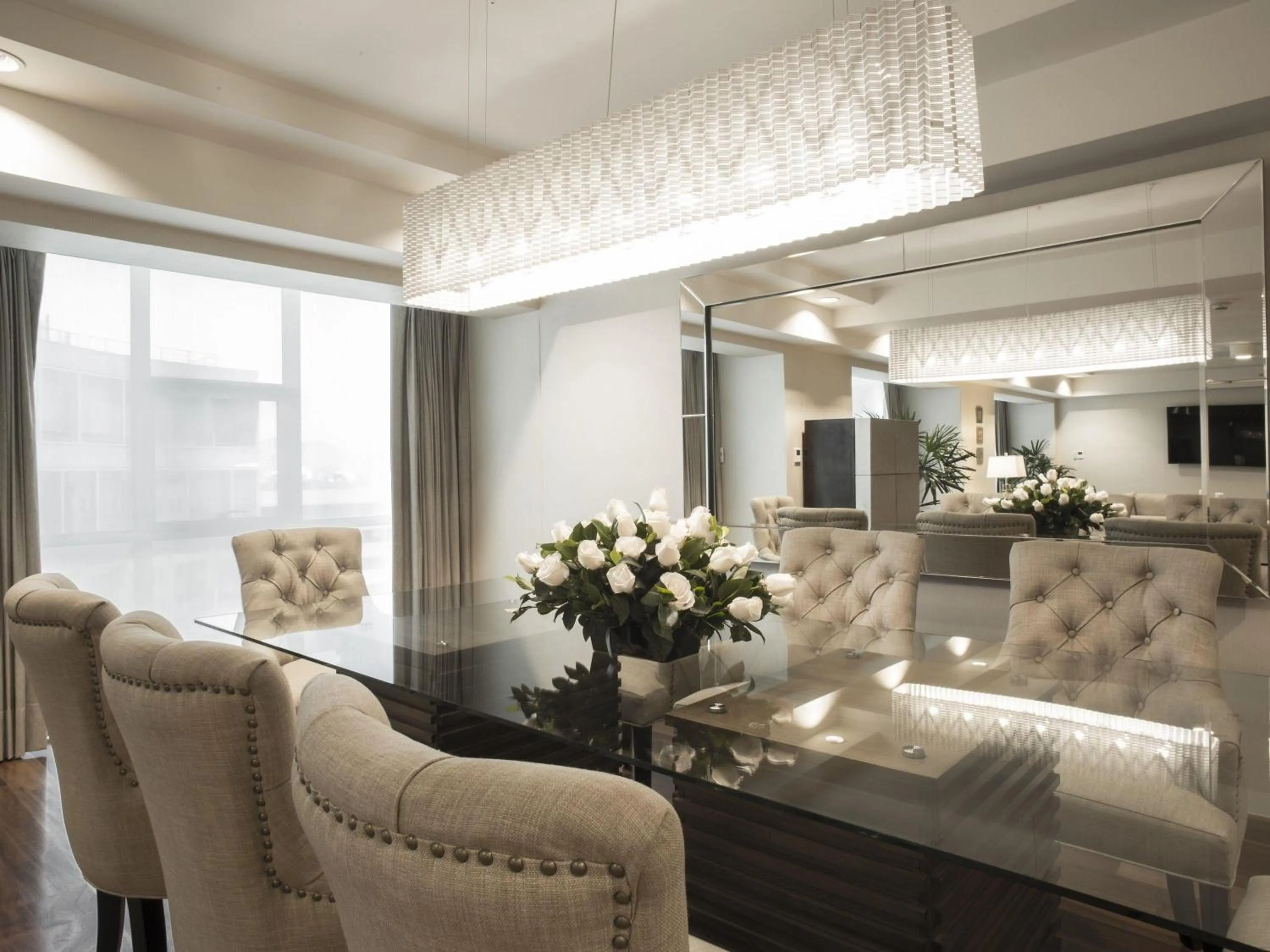 Photo of the whole room in Swissotel Lima