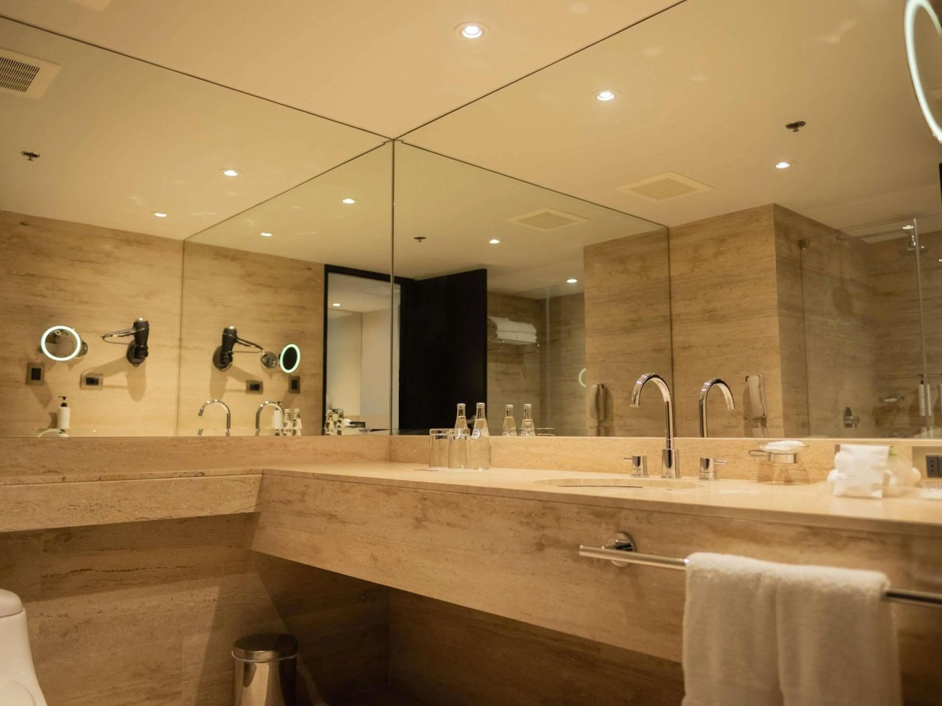 Bedroom in Swissotel Lima