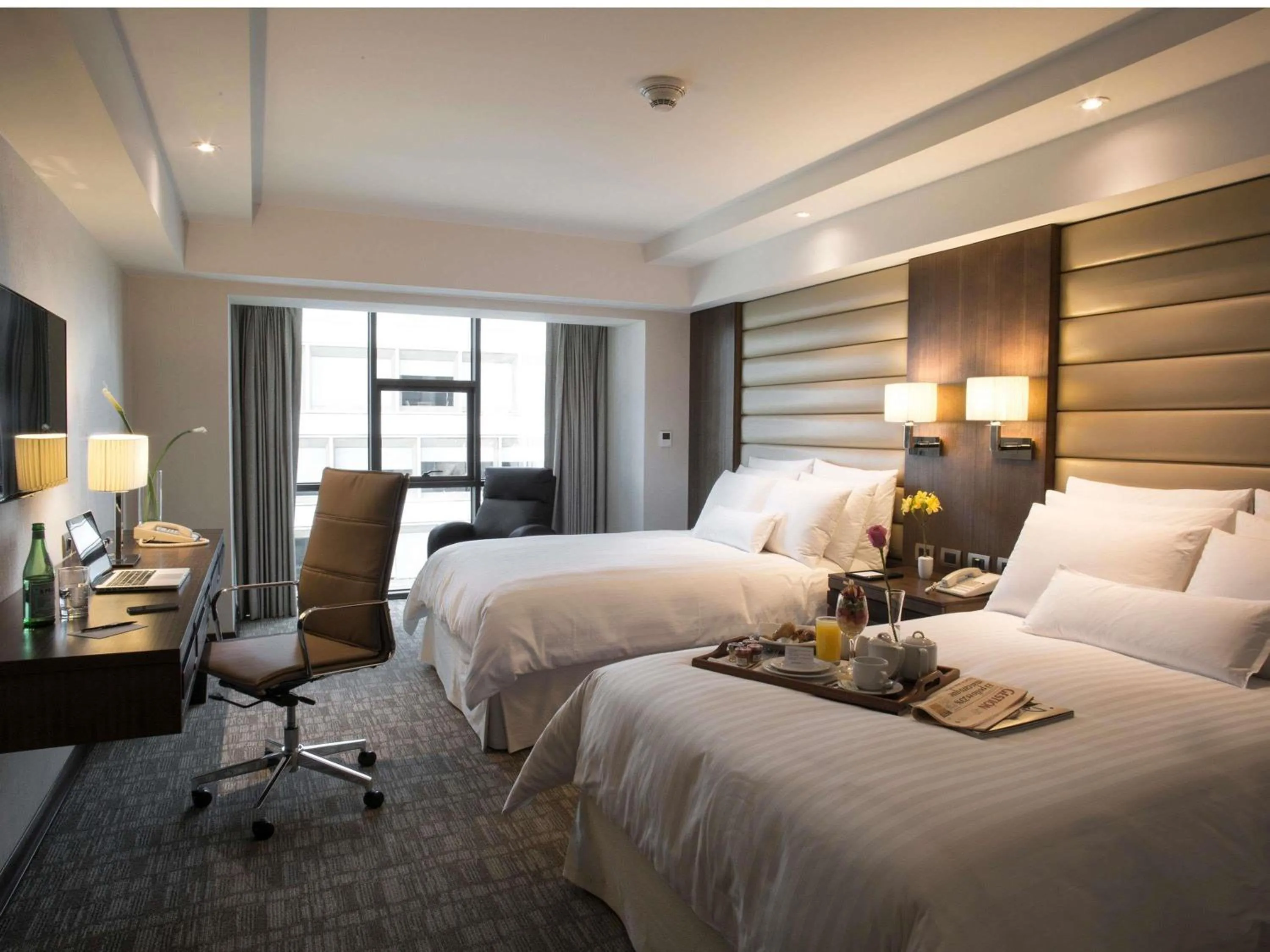 Bedroom, Bed in Swissotel Lima