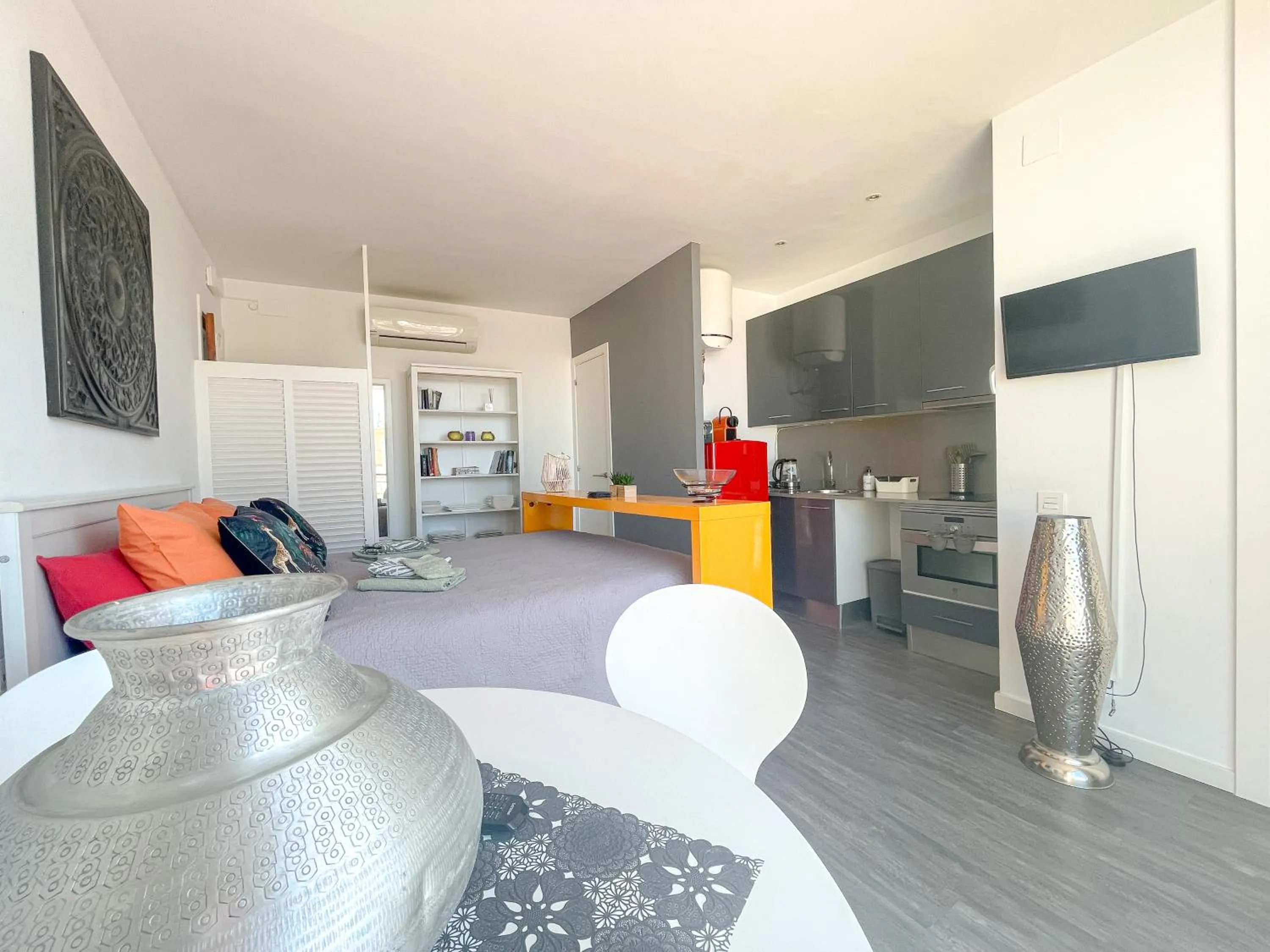 pet friendly in Unique studio Apartment with amazing terrace Sitges centre beach