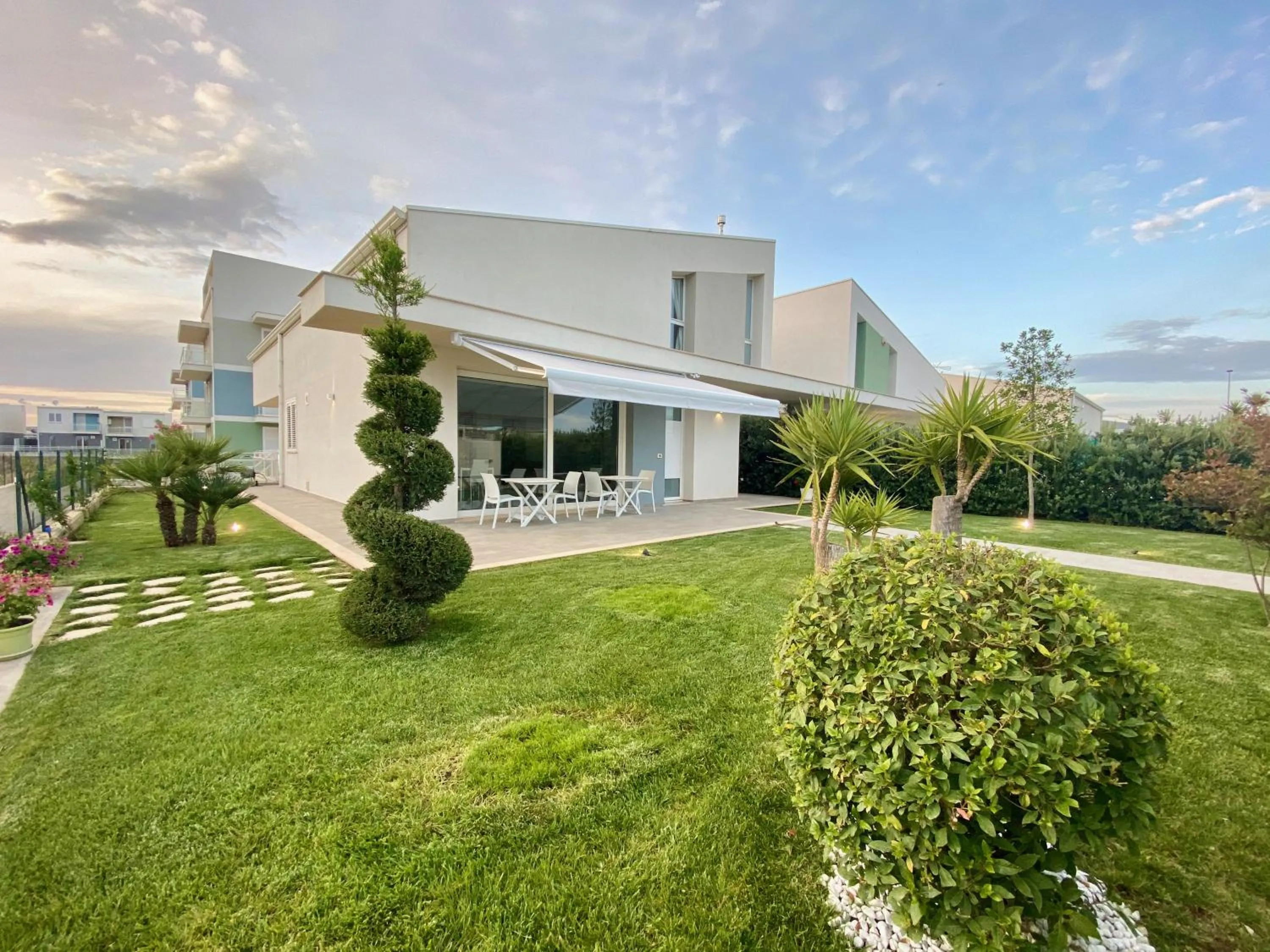 Property building in Linda's B&B