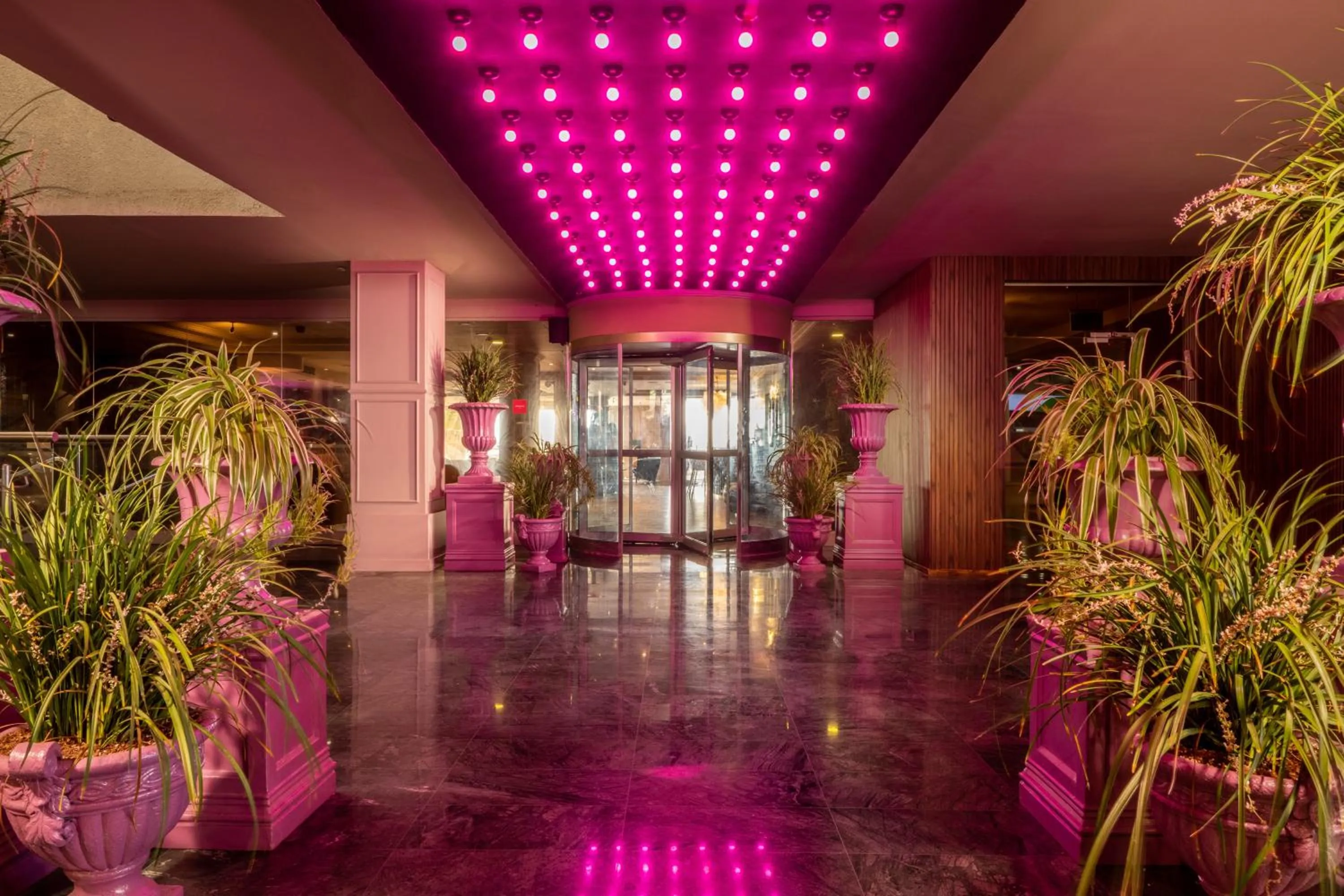 Facade/entrance in Leonardo Gordon Beach