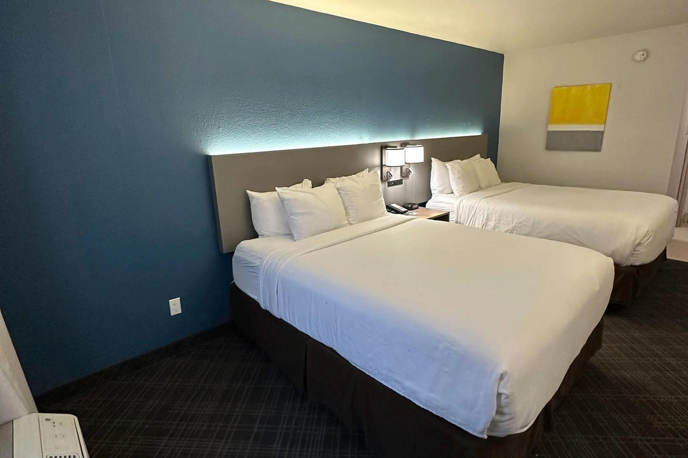 Bedroom, Bed in Comfort Inn Dallas Park Central