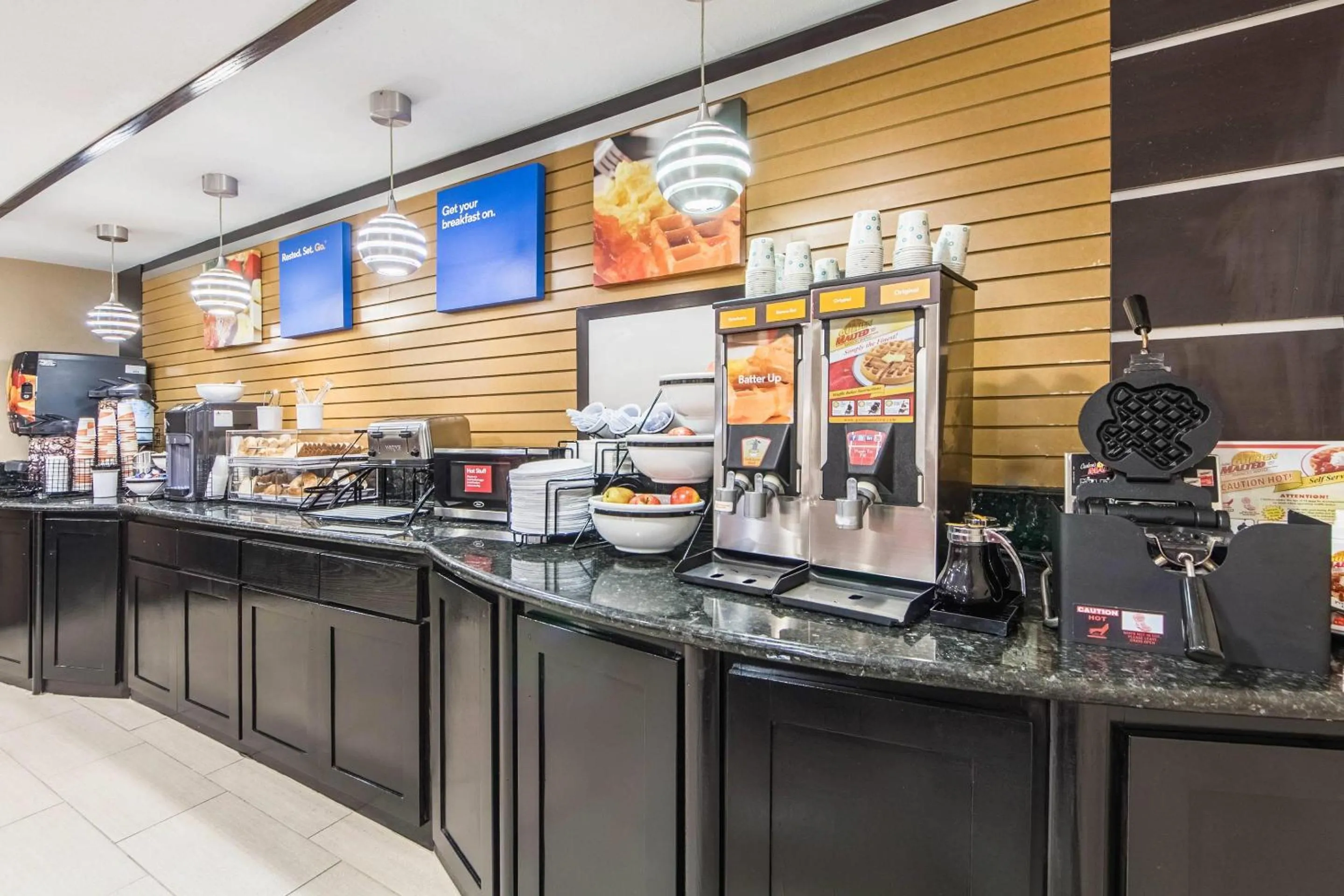 Breakfast in Comfort Inn Dallas Park Central