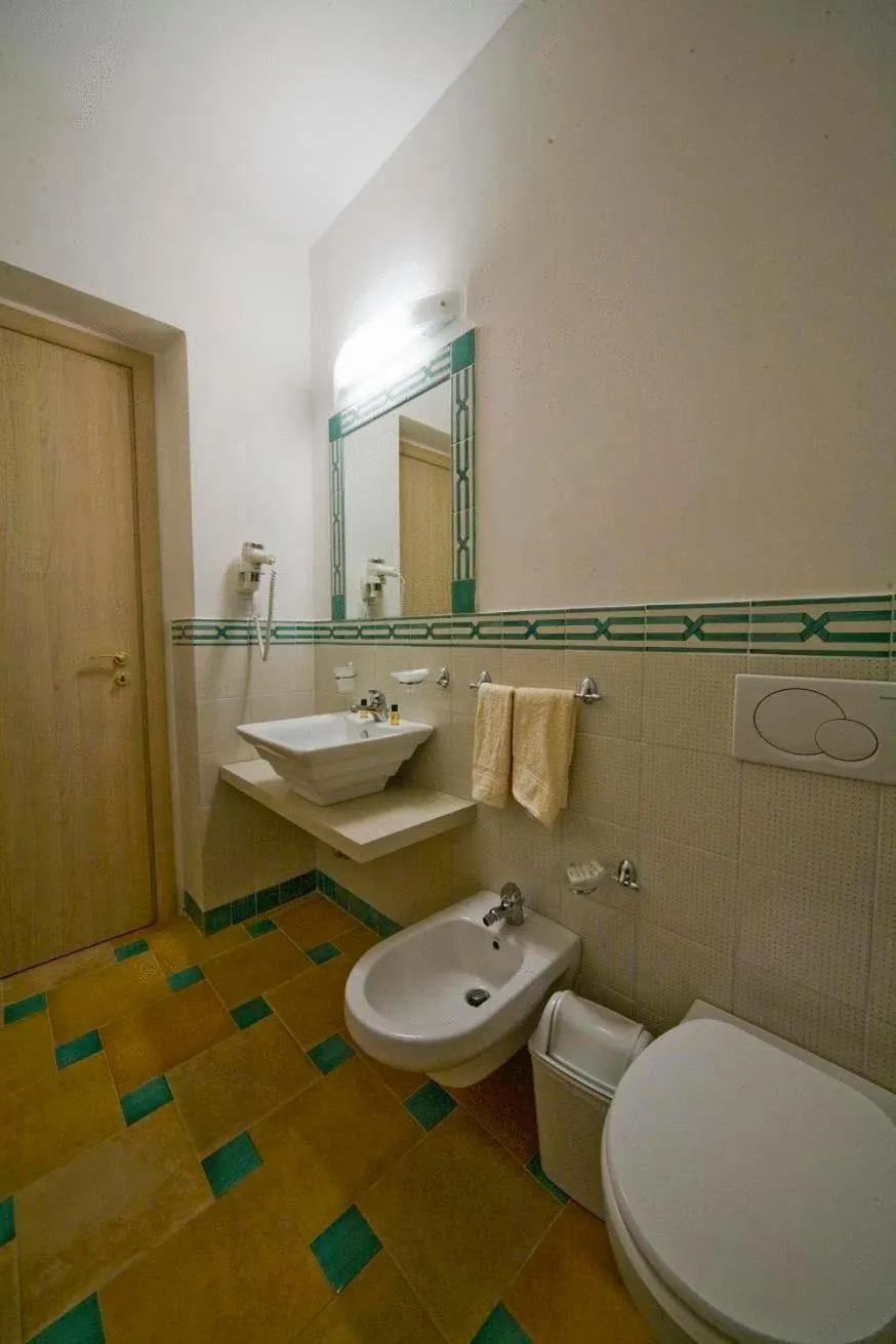 Bathroom in Hotel Villa Fanusa
