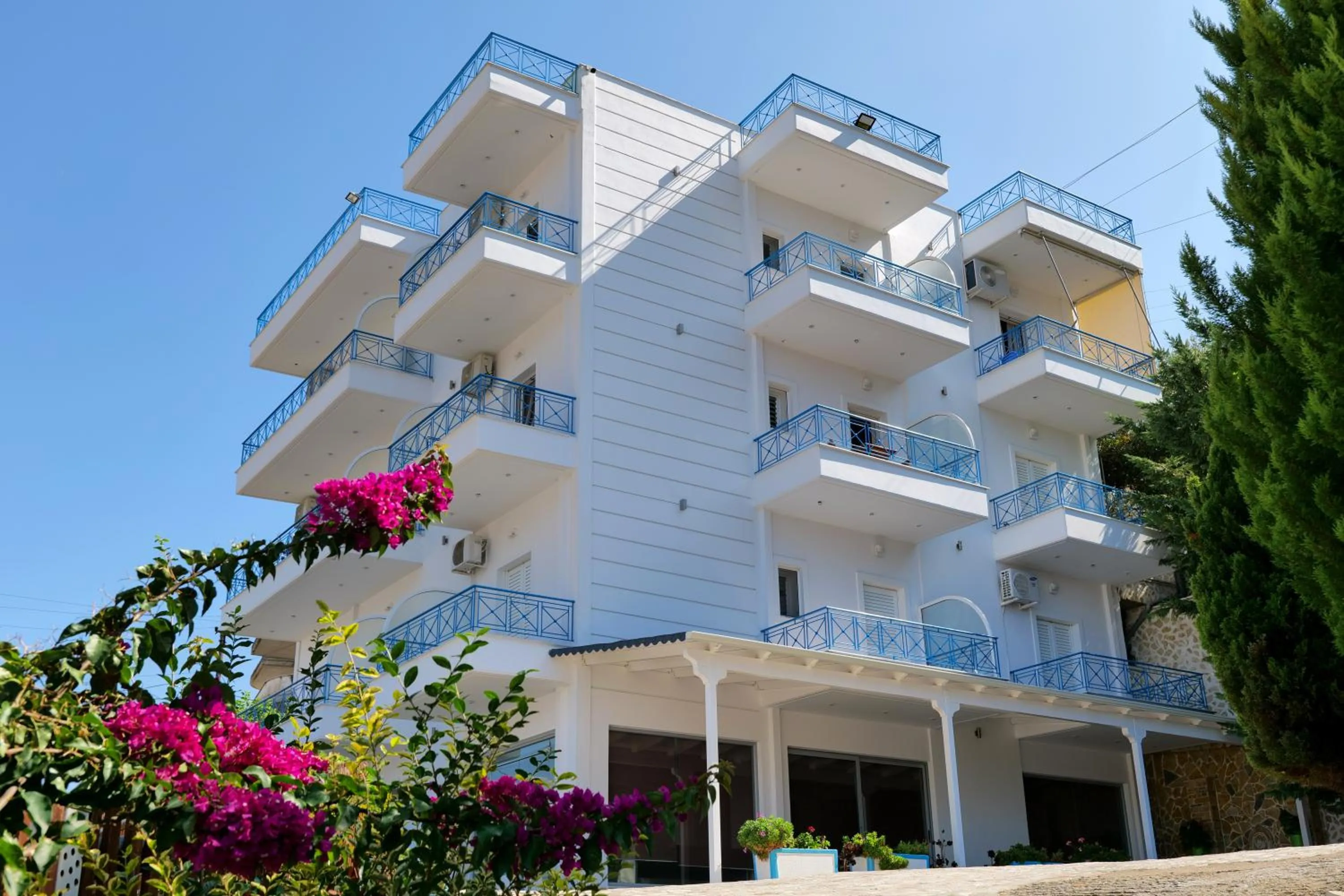 Property building in Miracle Apartments Saranda