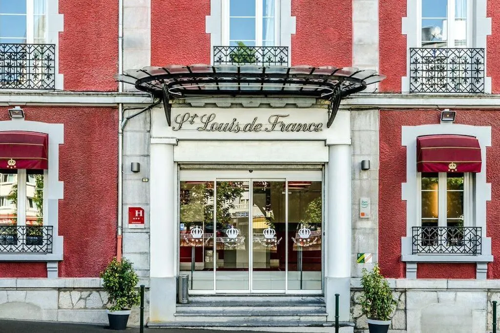 Facade/entrance in Hôtel Saint Louis de France