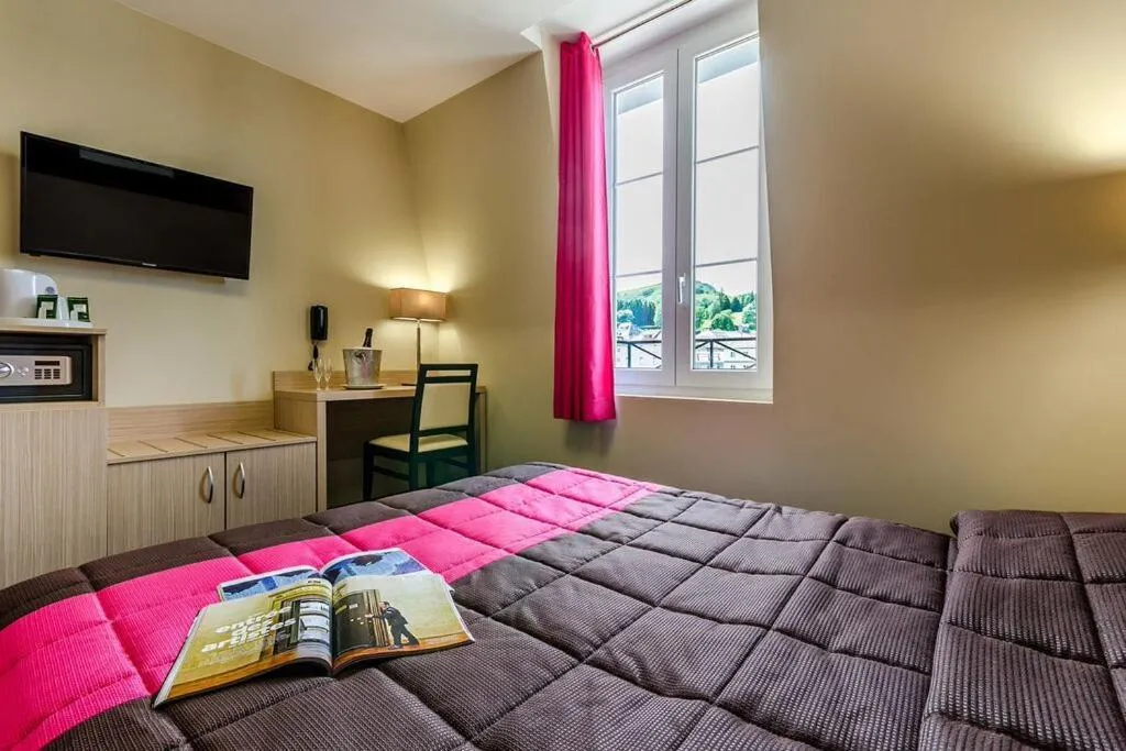 Decorative detail, Bed in Hôtel Saint Louis de France