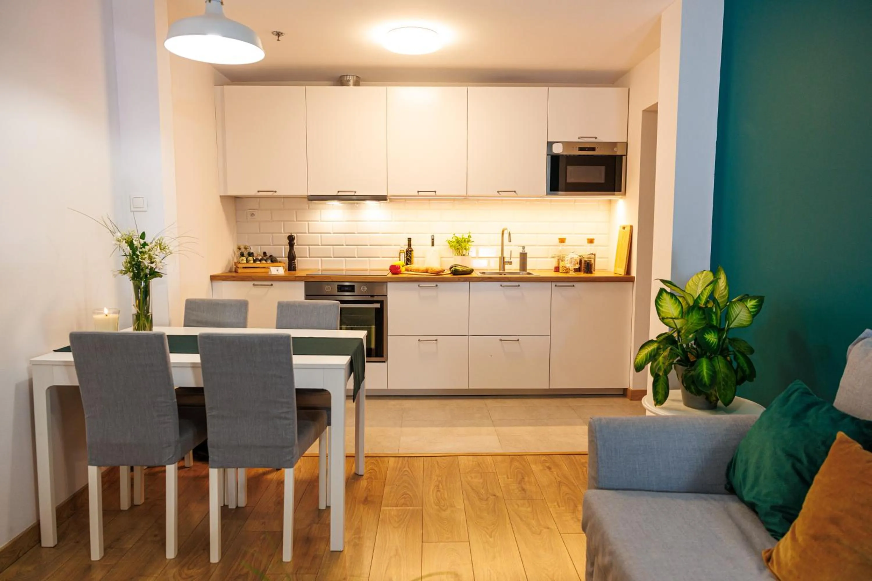 Communal lounge/ TV room in Hotel 500 W Strykowie