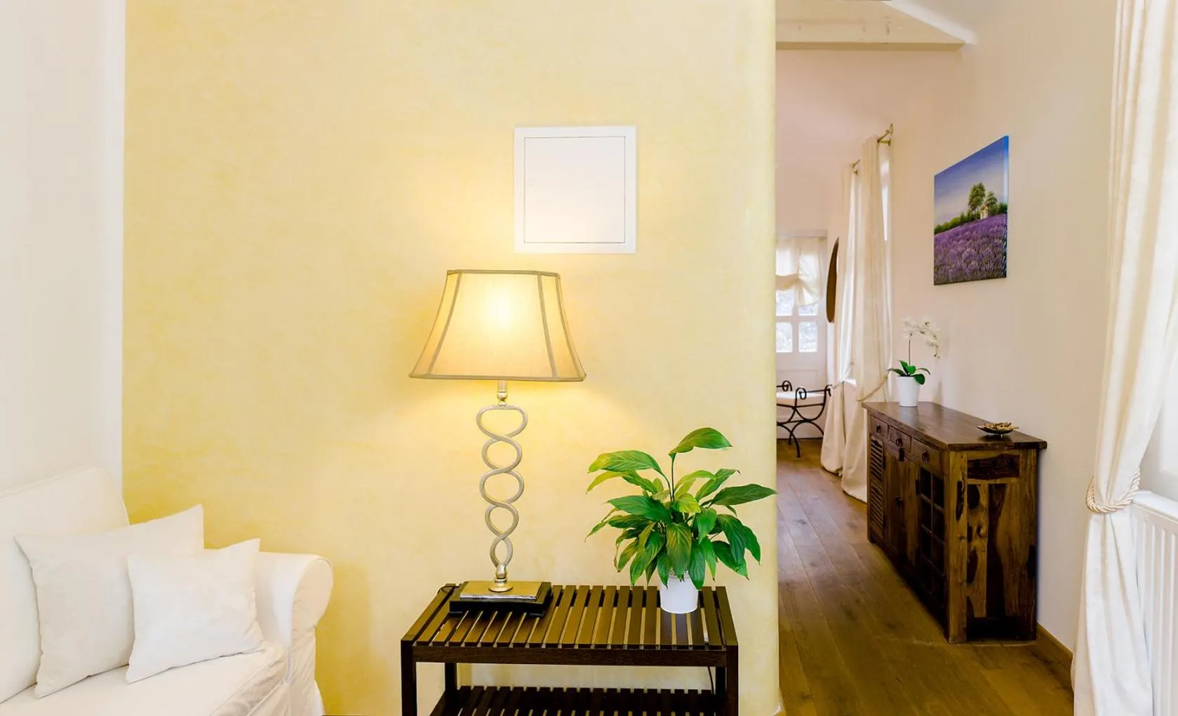 Decorative detail, Bed in Landhaus Hotel Wolfratshausen