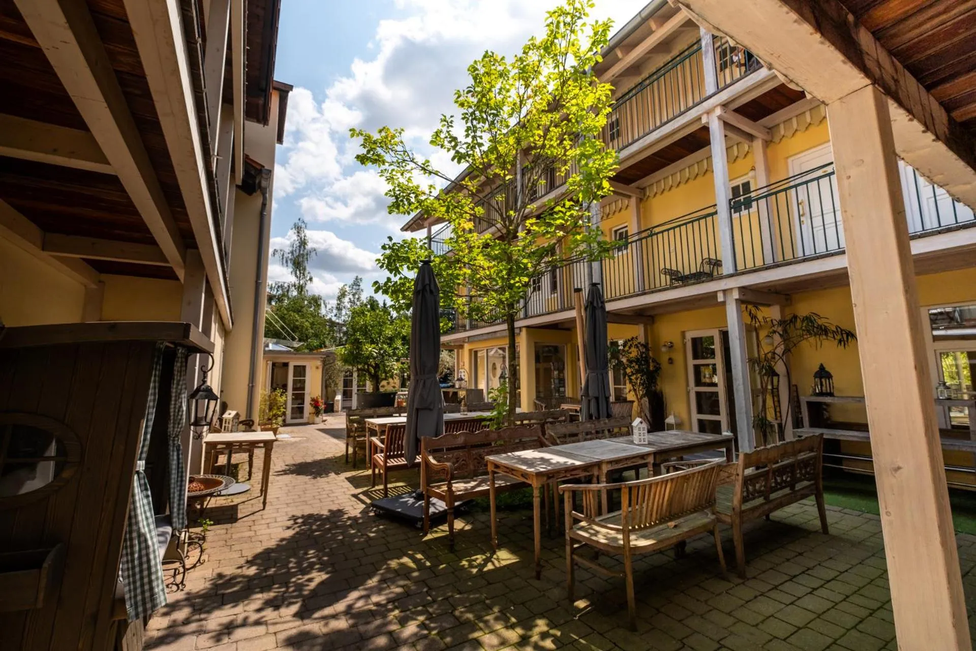 Property building in Landhaus Hotel Wolfratshausen