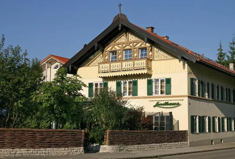 Property building in Landhaus Hotel Wolfratshausen